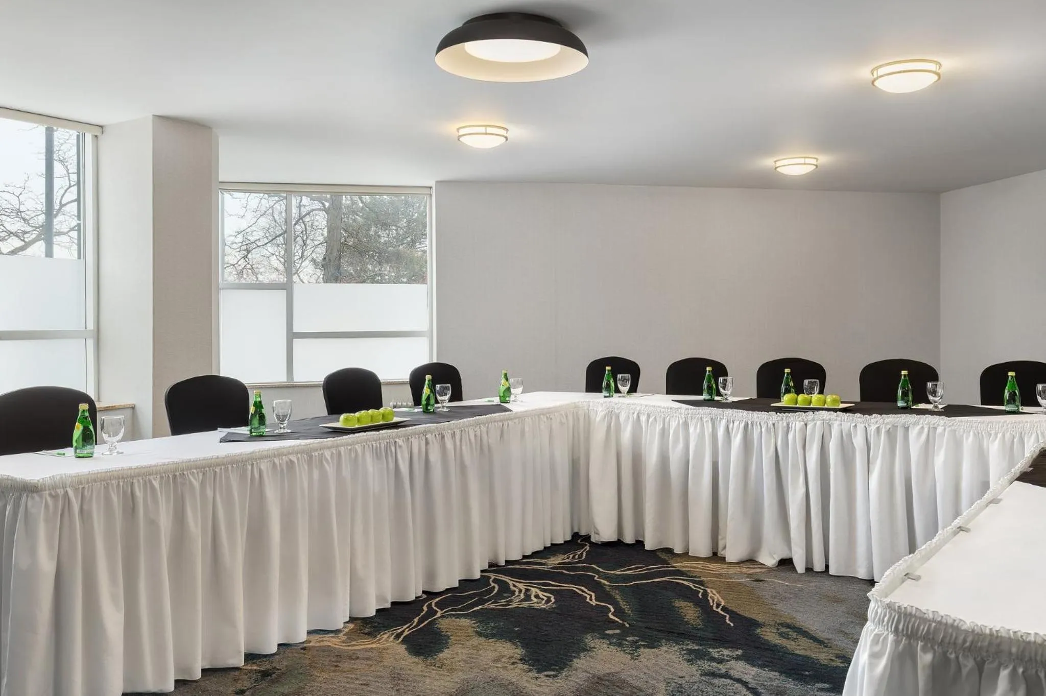 Meeting/conference room in Holiday Inn Oakville Centre by IHG