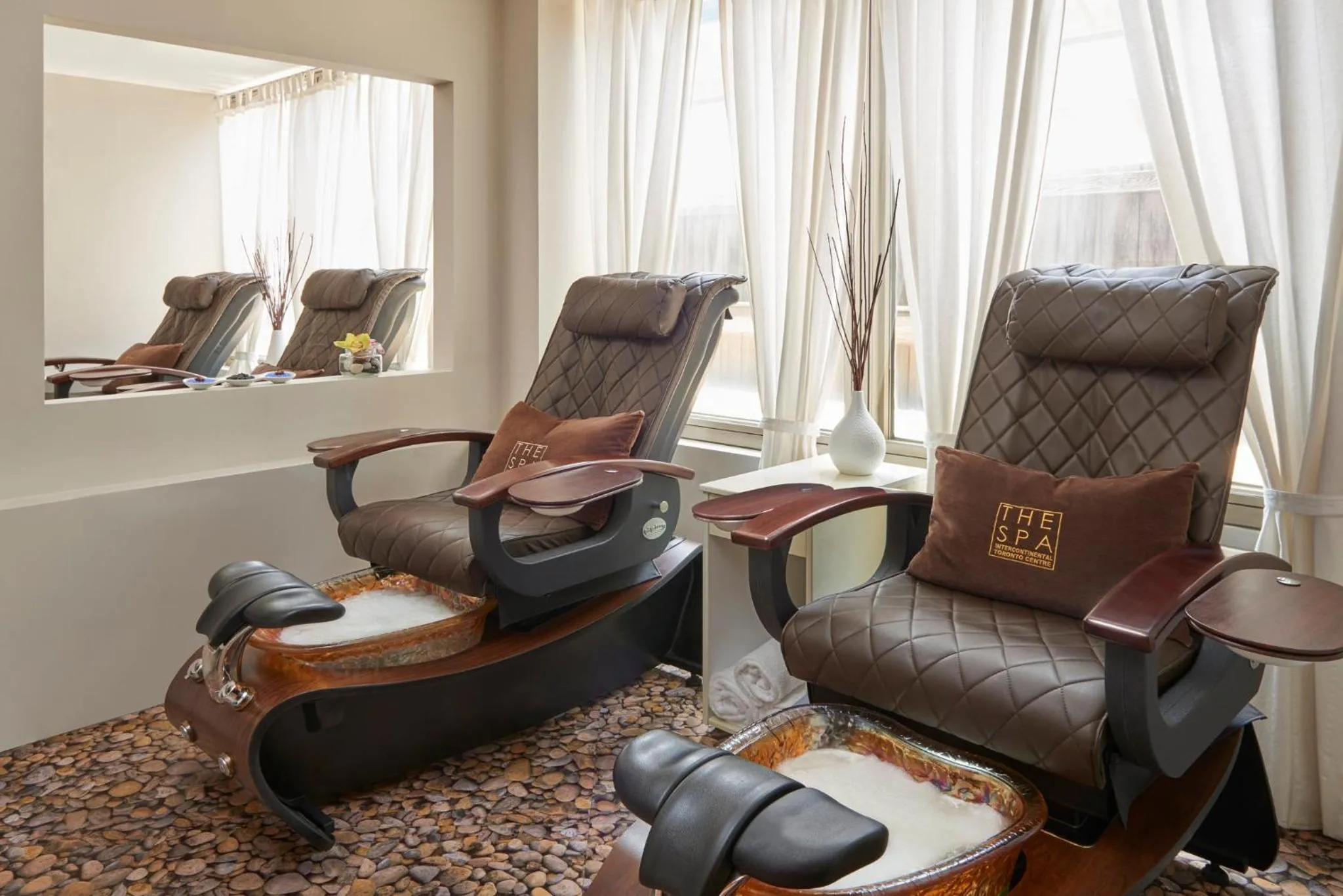 Spa and wellness centre/facilities in InterContinental Toronto Centre by IHG