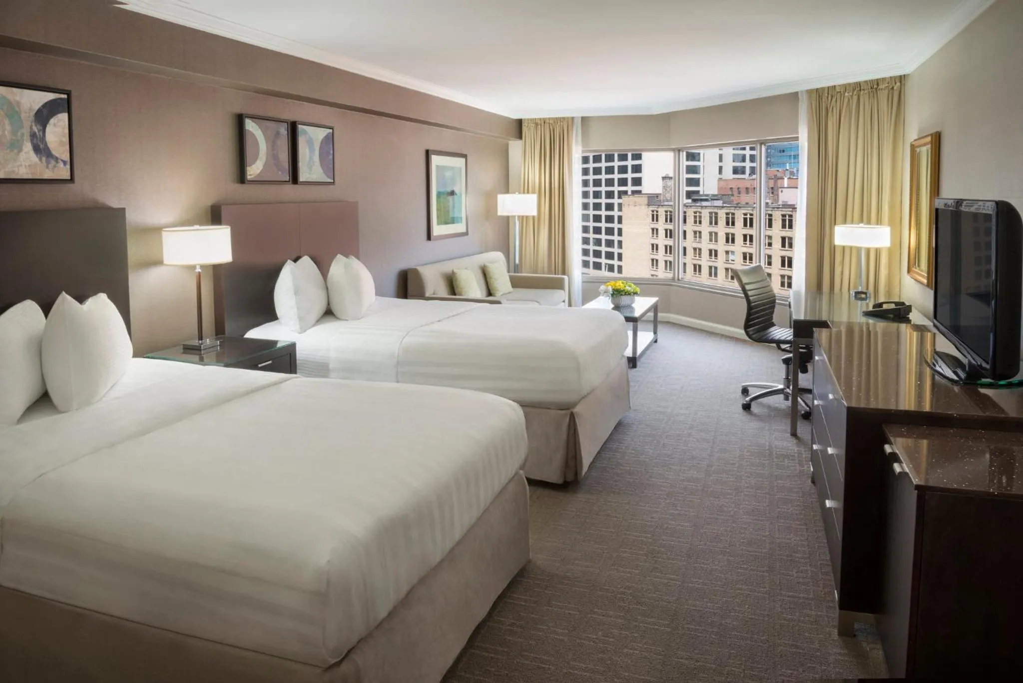 Photo of the whole room, Bed in InterContinental Toronto Centre by IHG