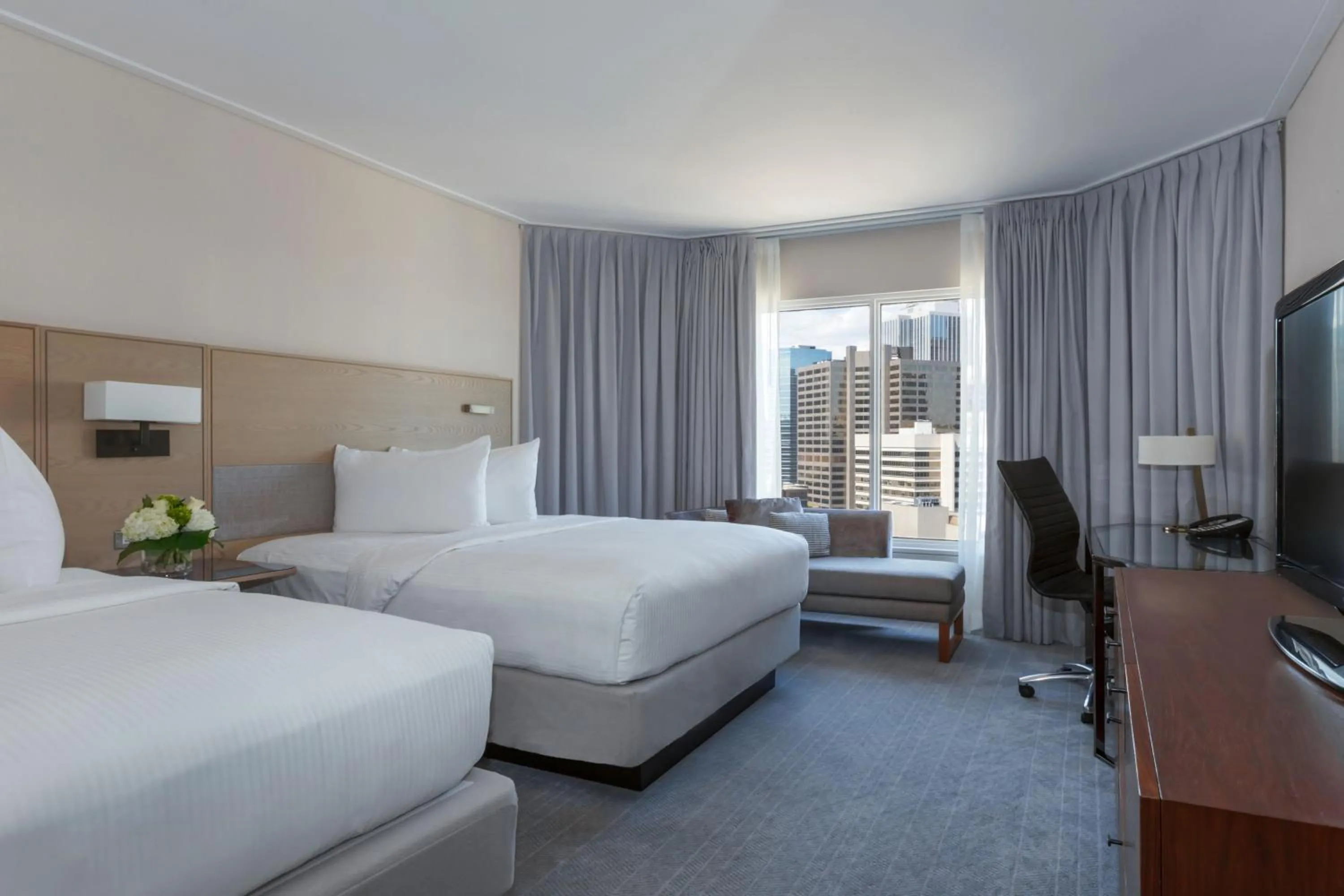 Photo of the whole room, Bed in InterContinental Toronto Centre by IHG