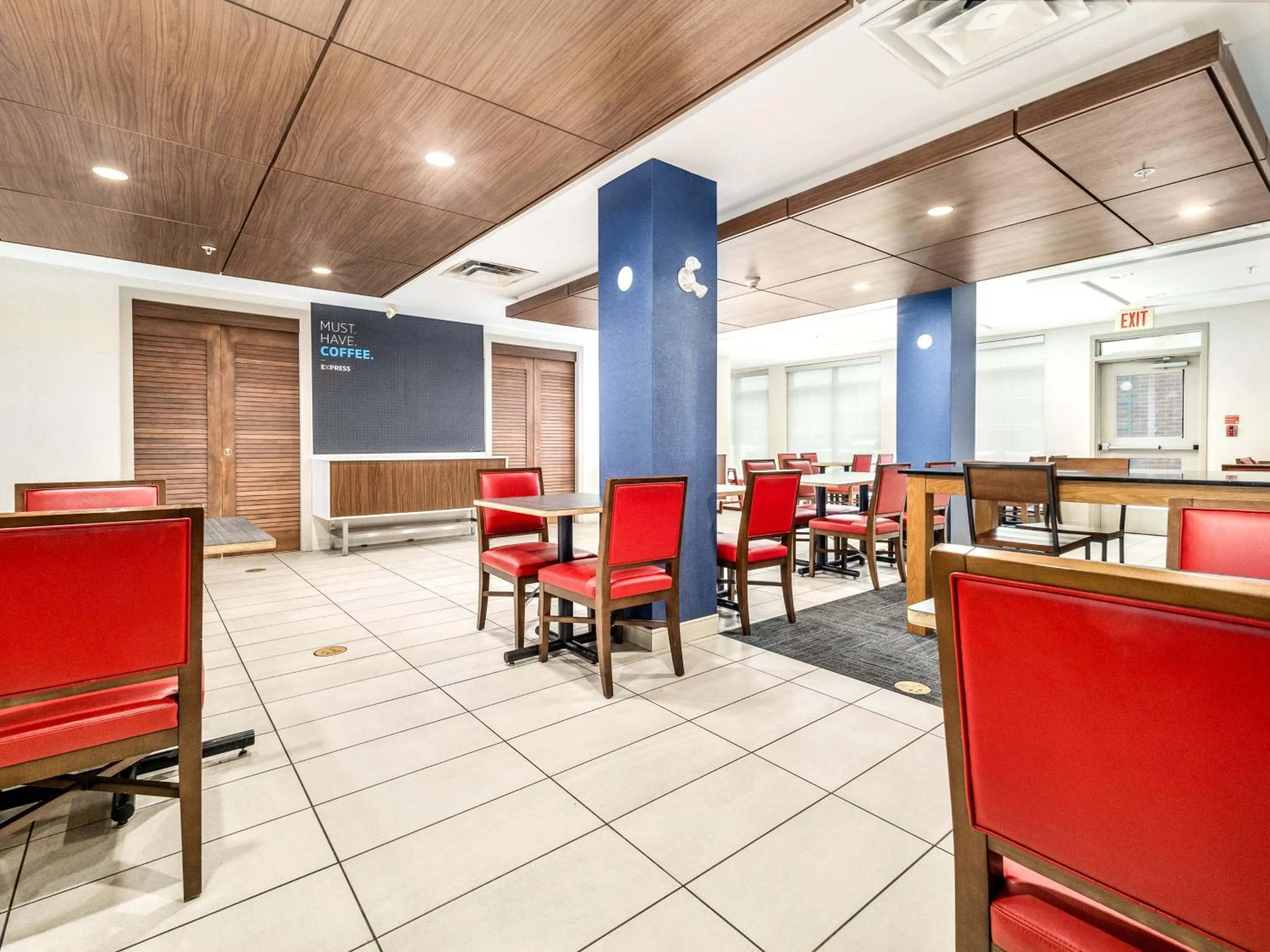 Breakfast in Holiday Inn Express & Suites Medicine Hat by IHG