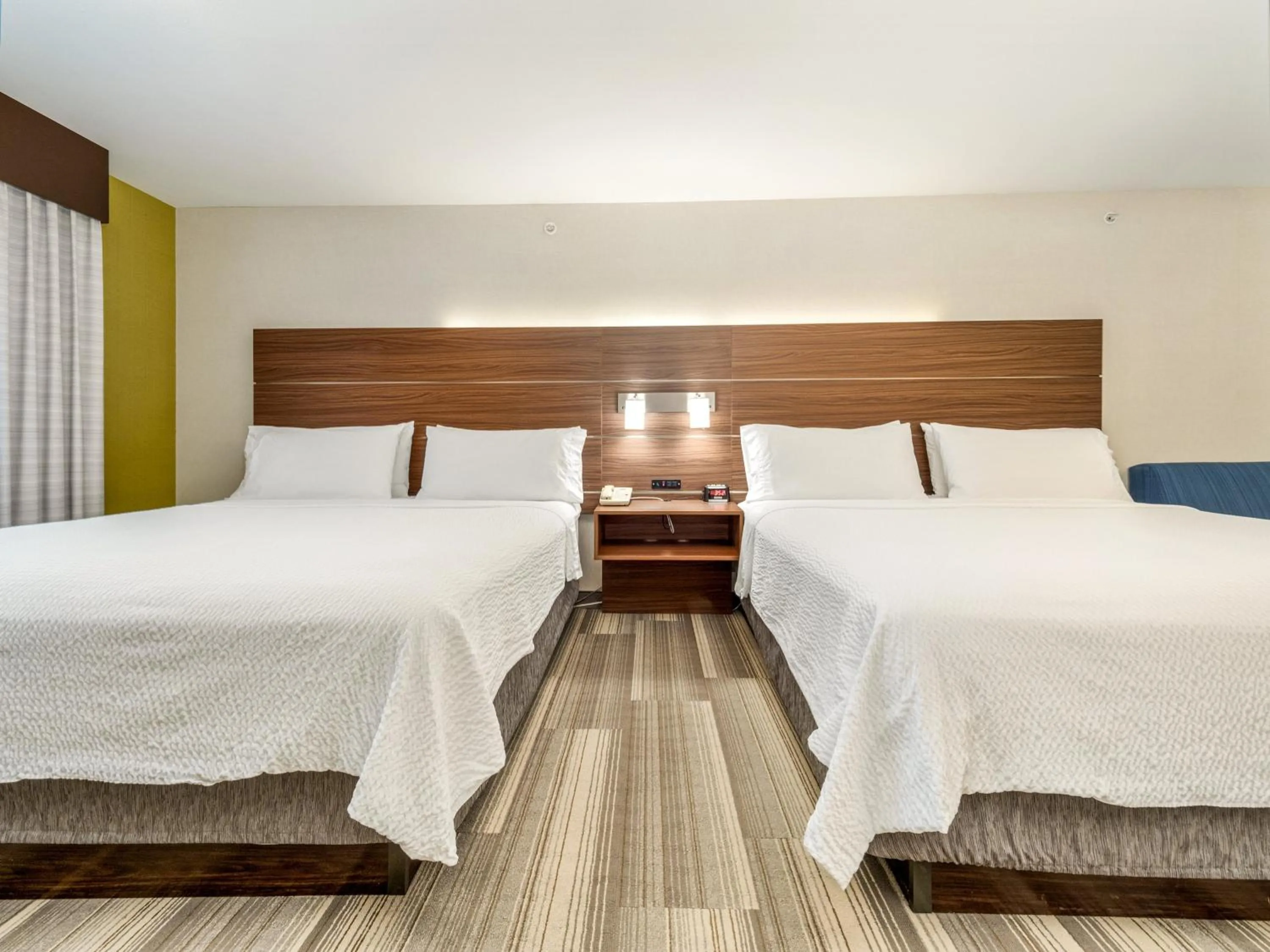 Photo of the whole room, Bed in Holiday Inn Express & Suites Medicine Hat by IHG