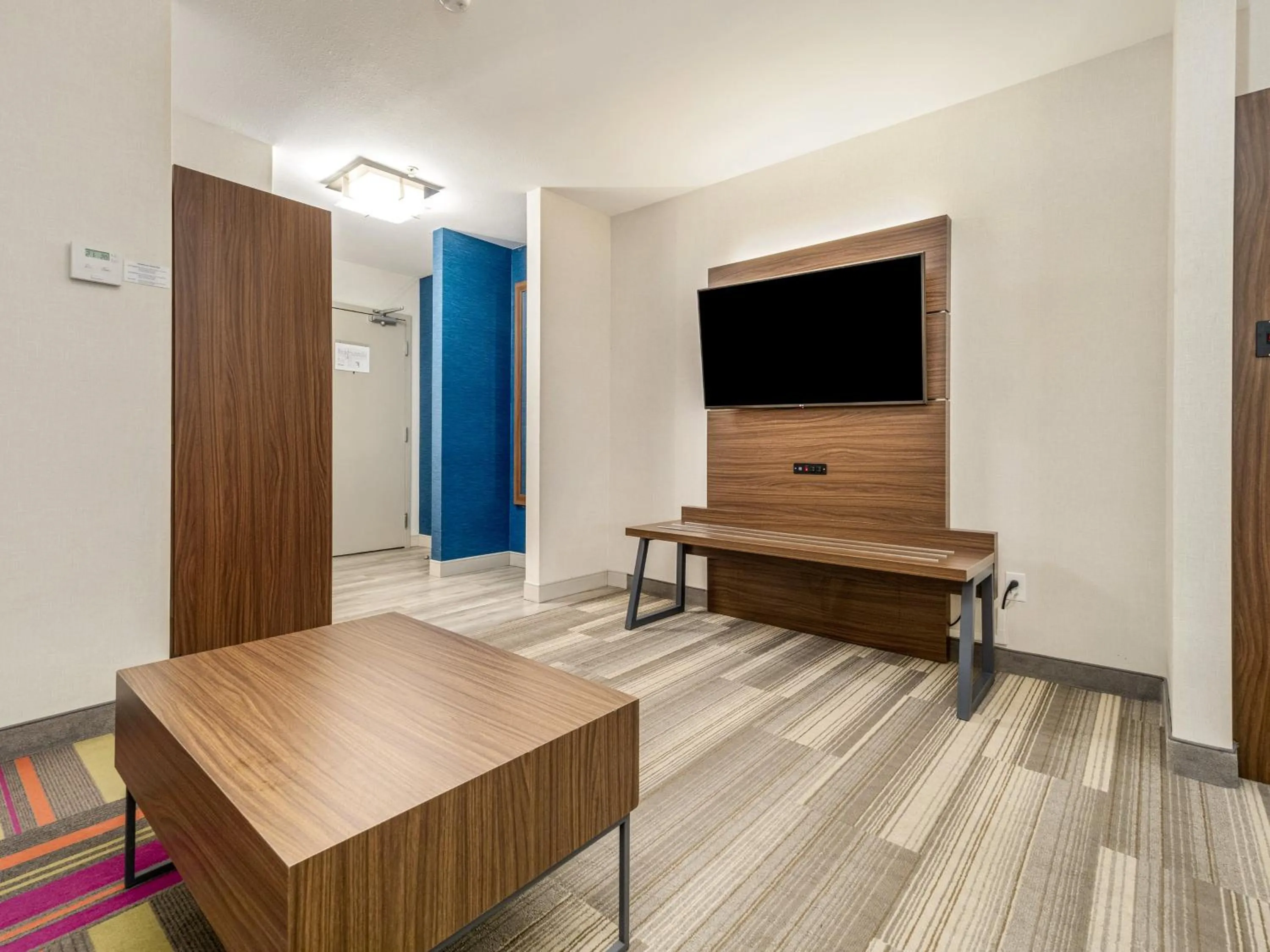 Photo of the whole room in Holiday Inn Express & Suites Medicine Hat by IHG