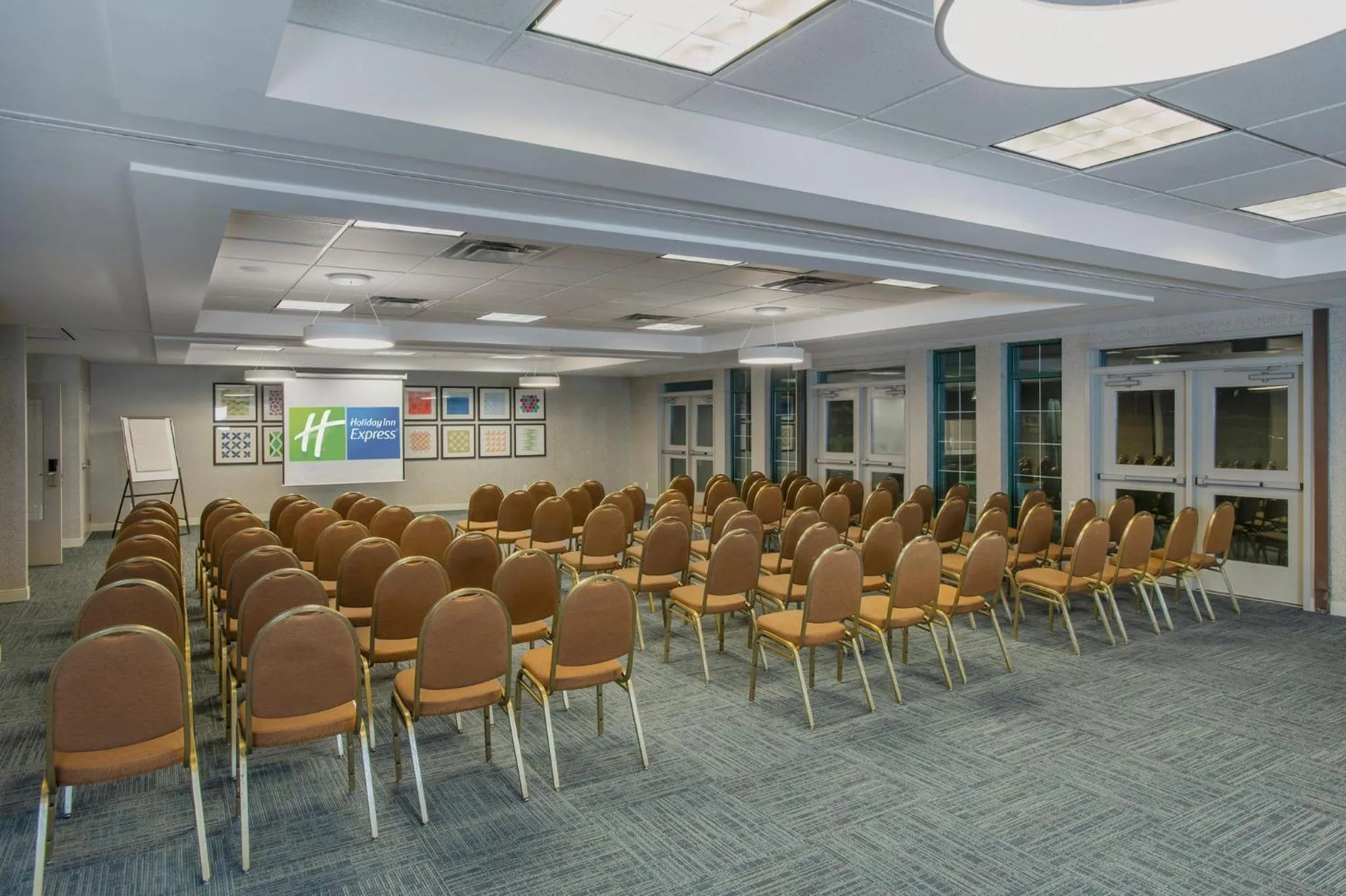 Meeting/conference room in Holiday Inn Express & Suites Medicine Hat by IHG