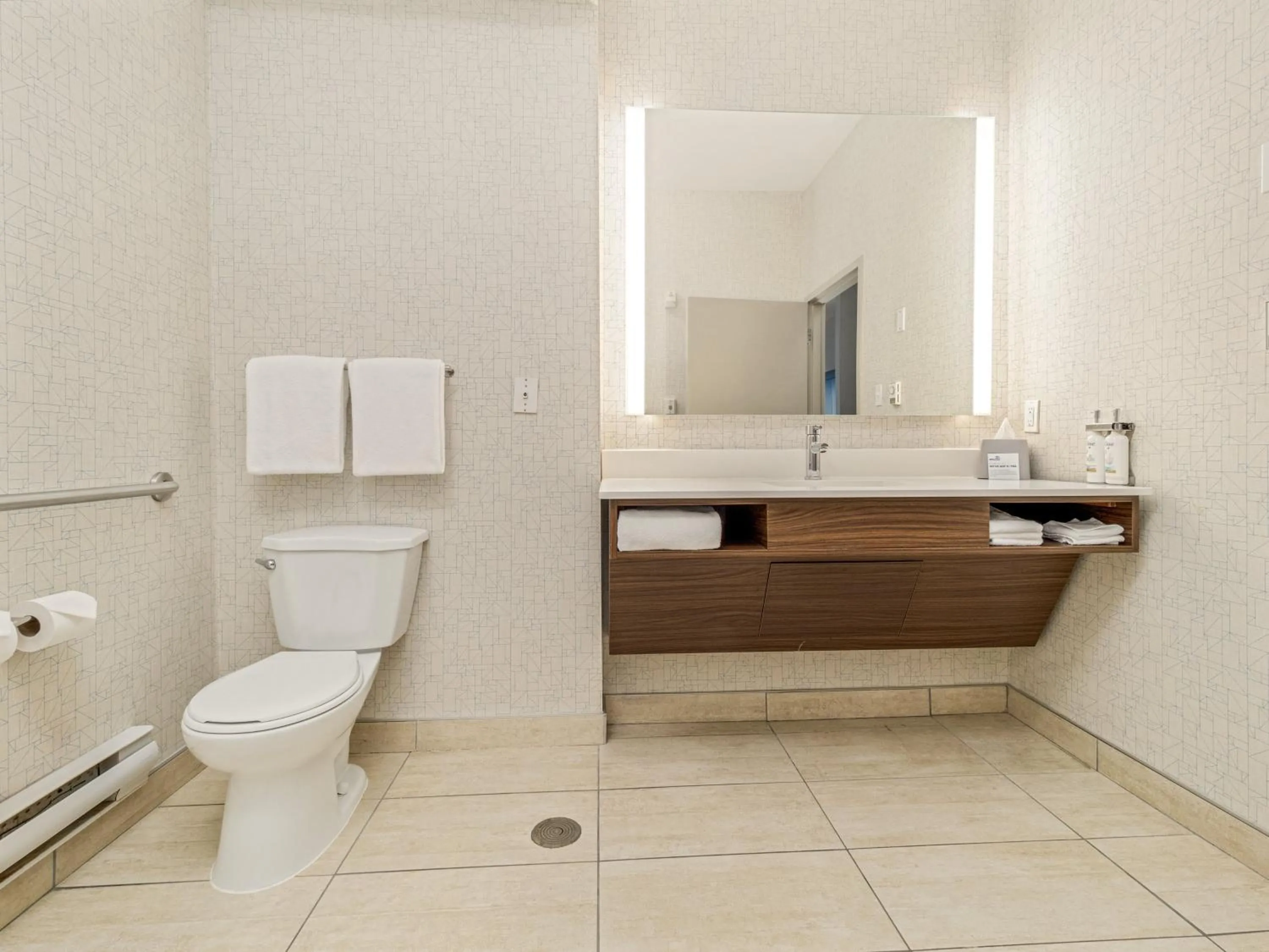 Photo of the whole room in Holiday Inn Express & Suites Medicine Hat by IHG