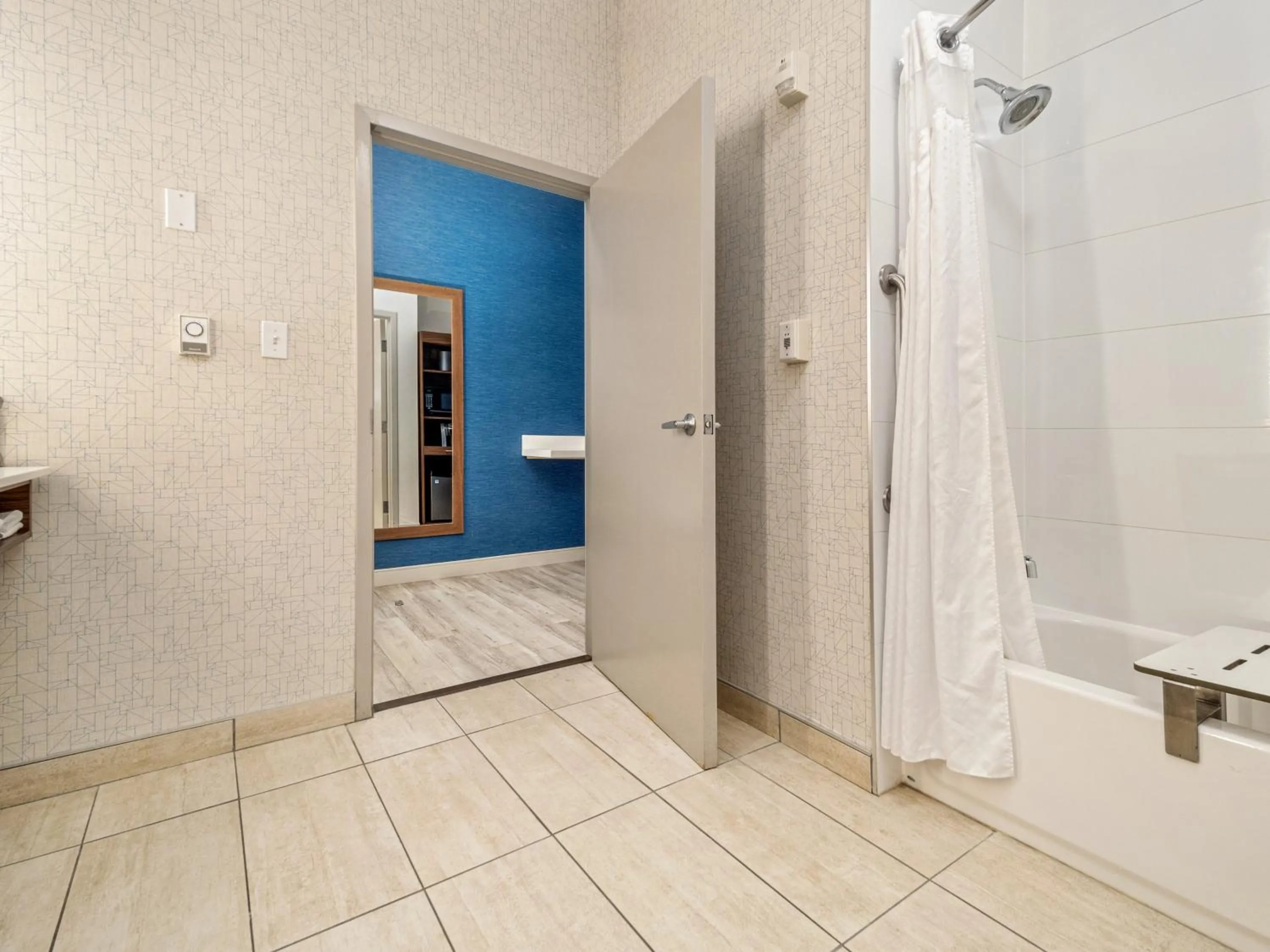 Photo of the whole room in Holiday Inn Express & Suites Medicine Hat by IHG