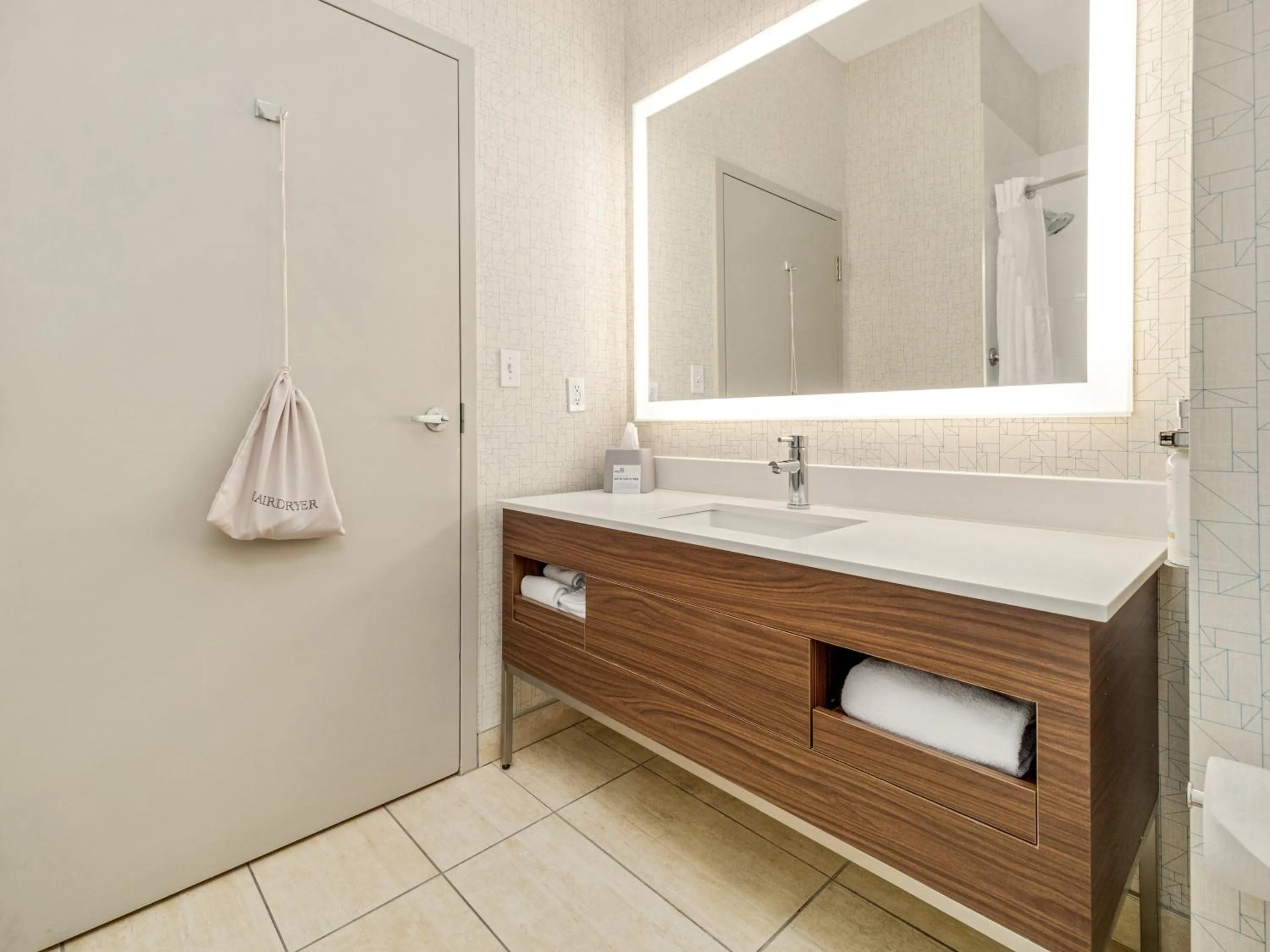 Photo of the whole room in Holiday Inn Express & Suites Medicine Hat by IHG