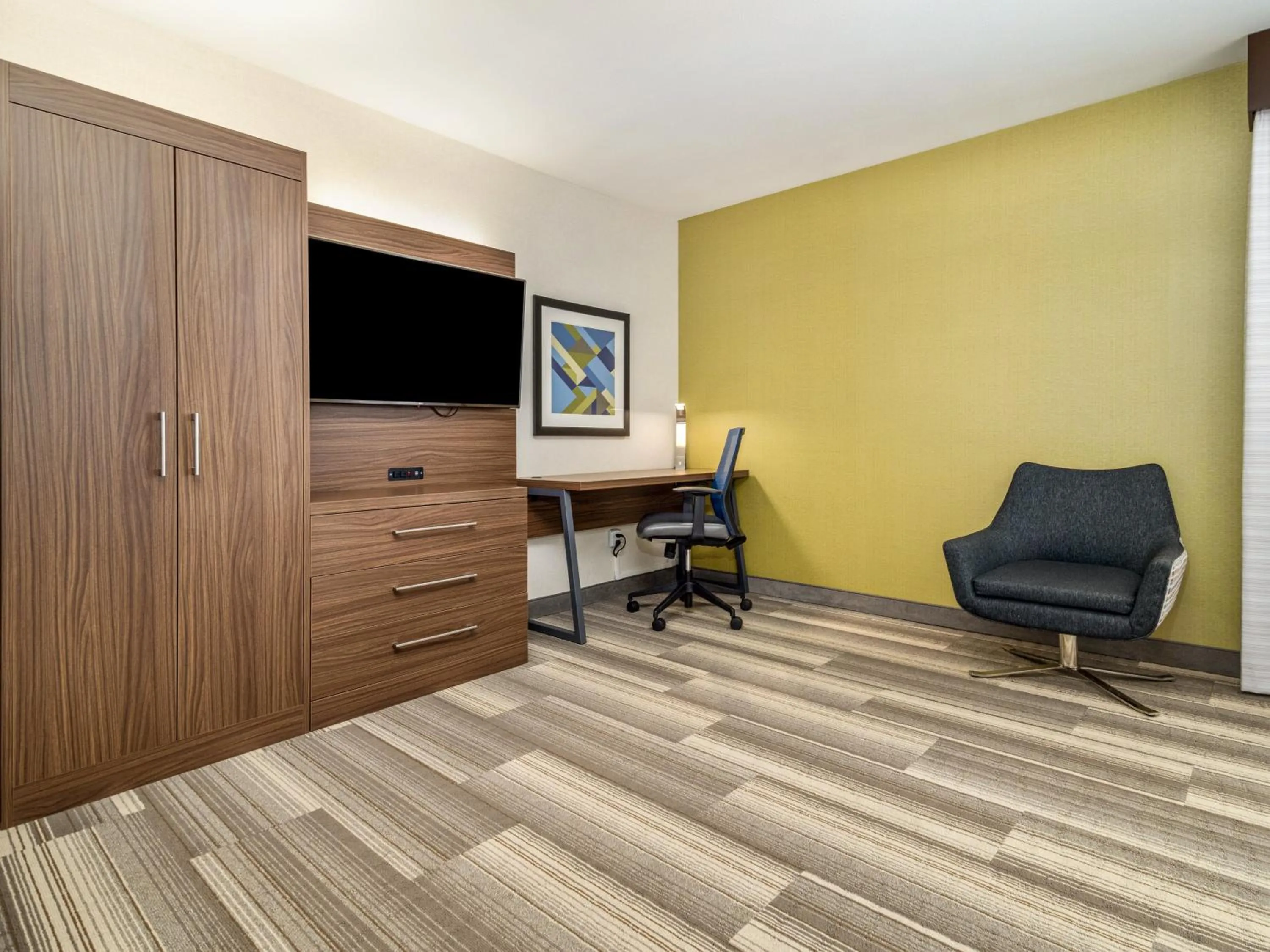 Photo of the whole room in Holiday Inn Express & Suites Medicine Hat by IHG
