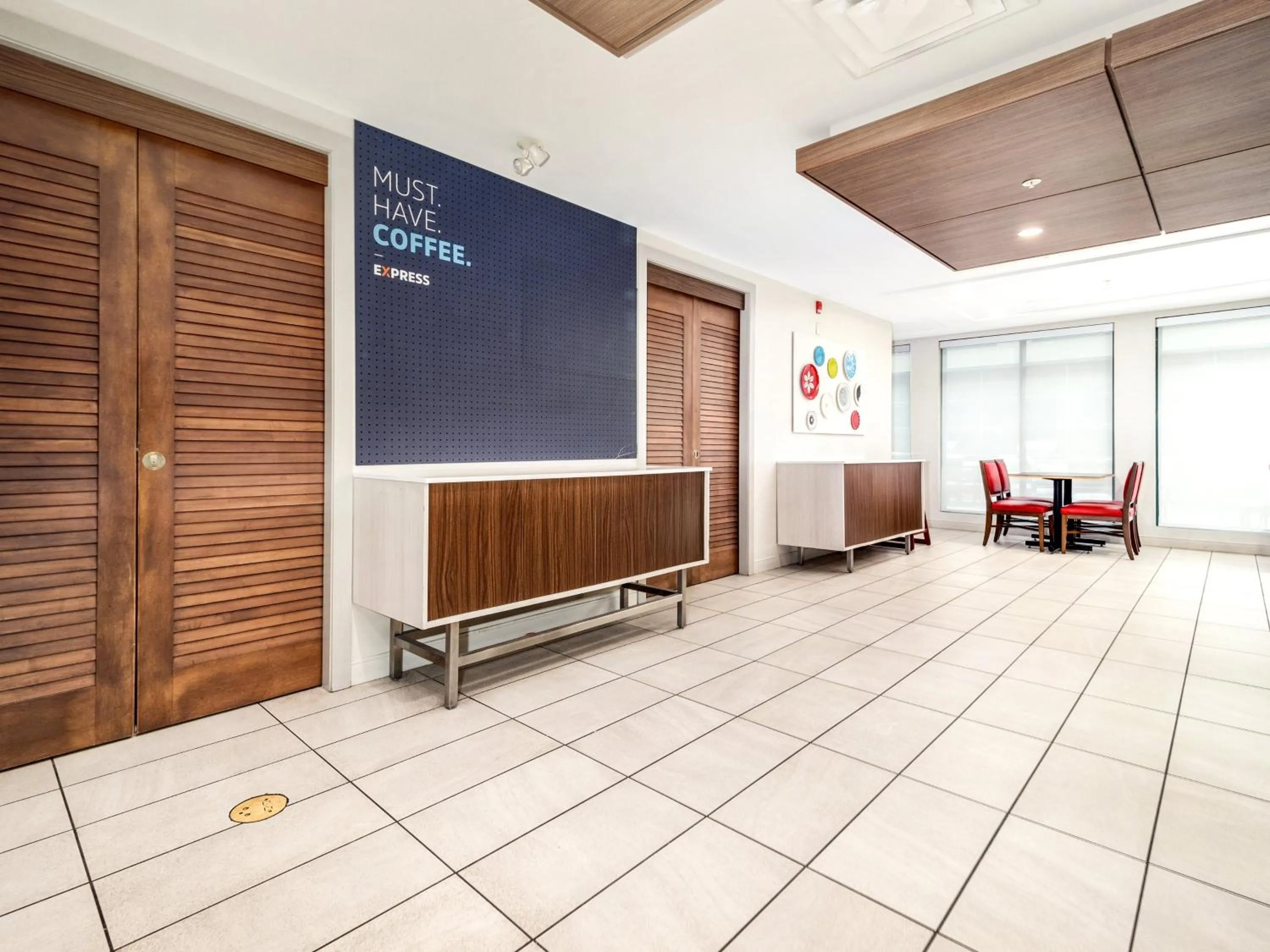 Breakfast in Holiday Inn Express & Suites Medicine Hat by IHG