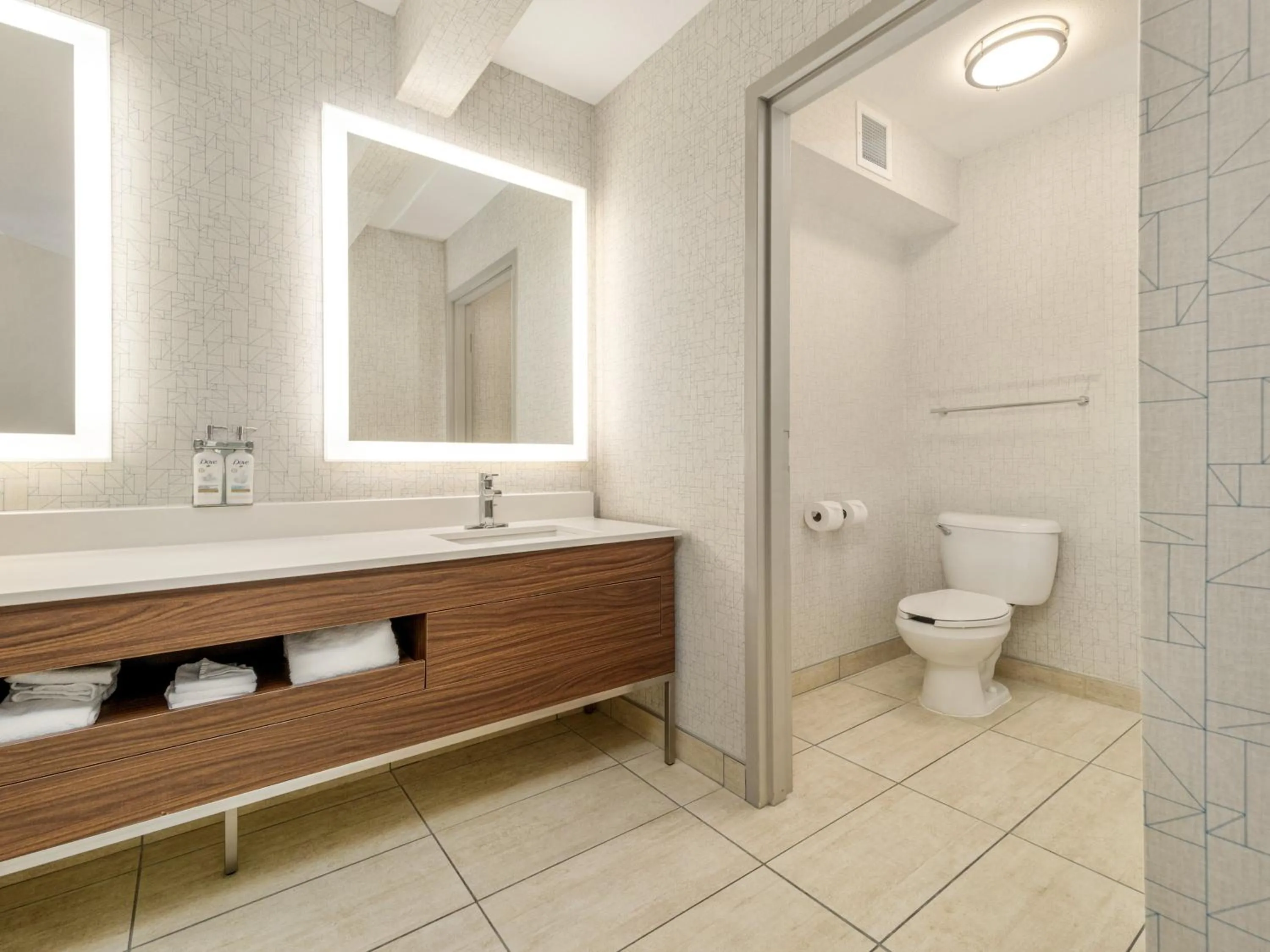 Photo of the whole room in Holiday Inn Express & Suites Medicine Hat by IHG