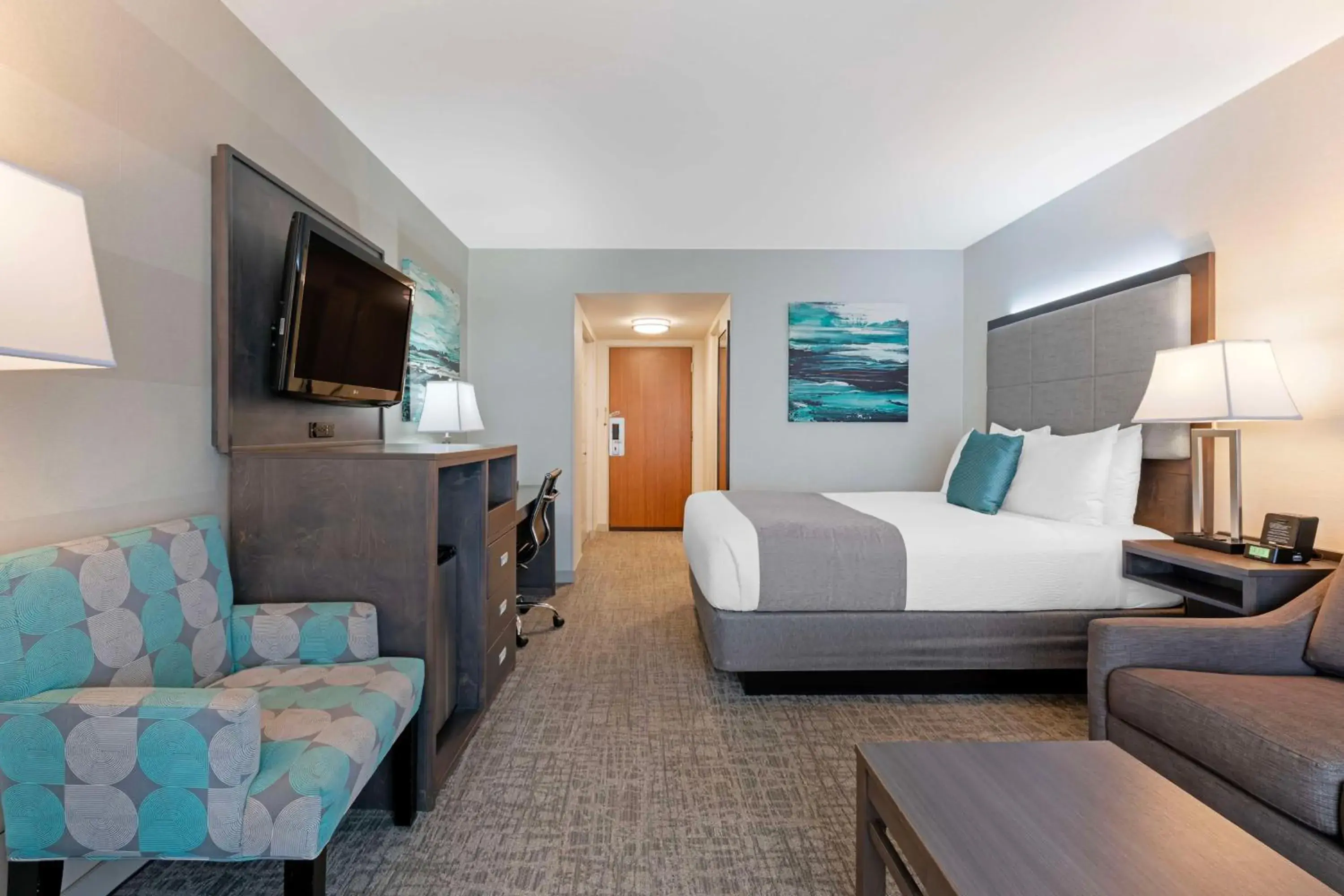 Large King Suite with Kitchenette, Electric fireplace and Balcony- Non-Smoking in Best Western Plus Sands Large King Suite with Kitchenette, Electric fireplace and Balcony- Non-Smoking in Best Western Plus Sands