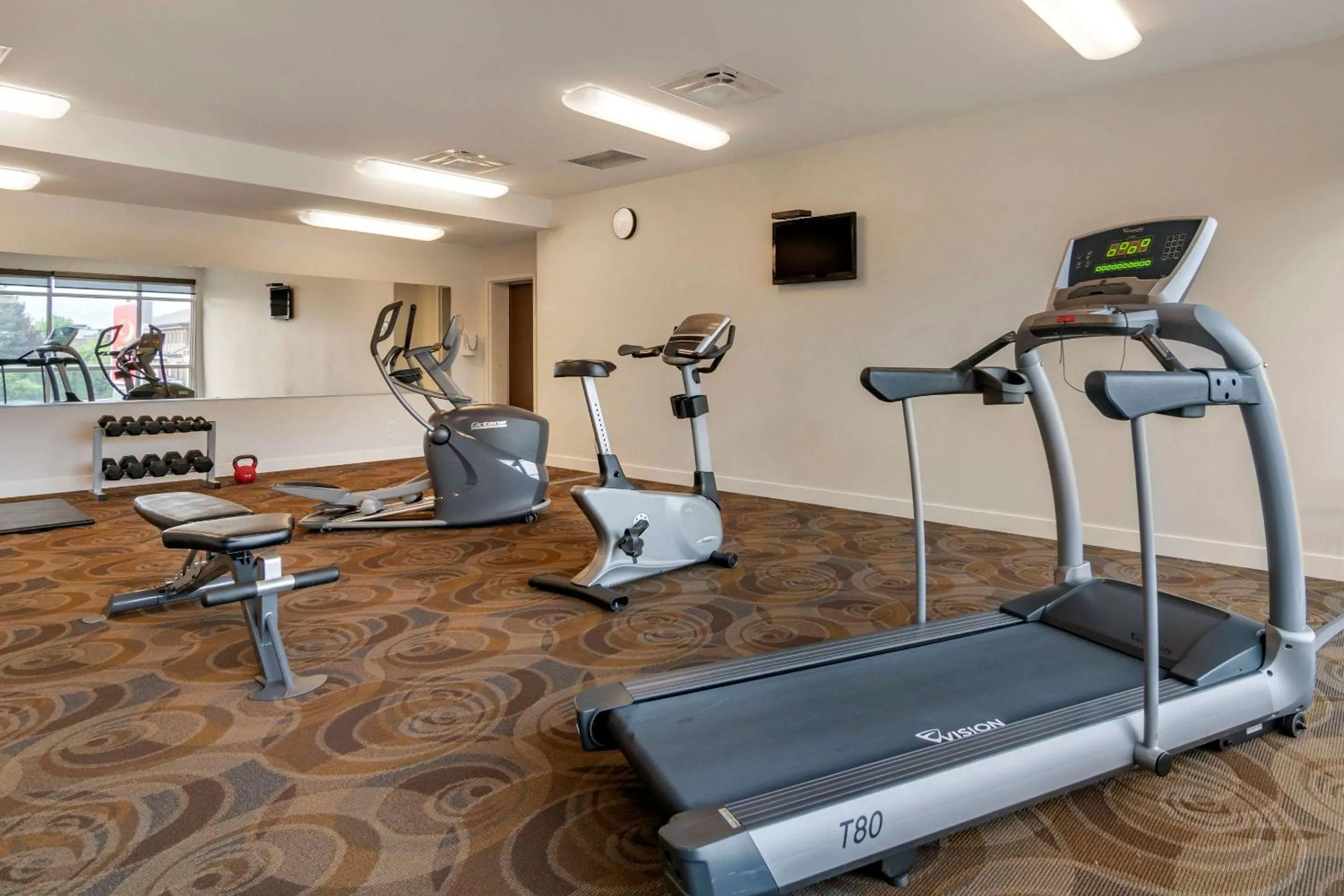 Fitness centre/facilities in Econo Lodge Inn & Suites