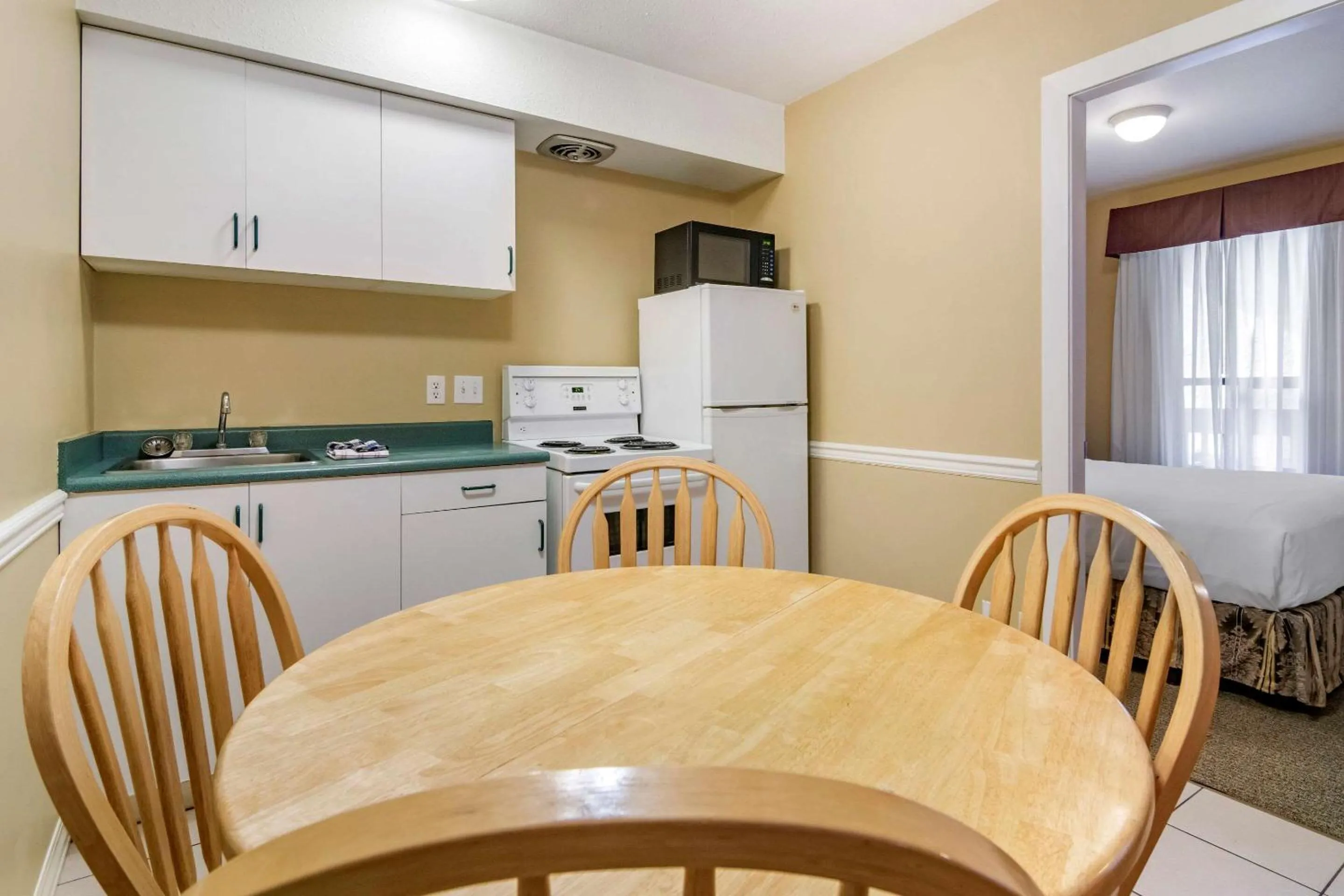 Photo of the whole room in Econo Lodge Inn & Suites