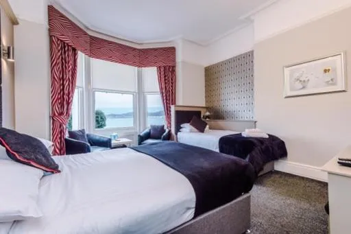 Bed in Lauriston & Lawton Court Hotel