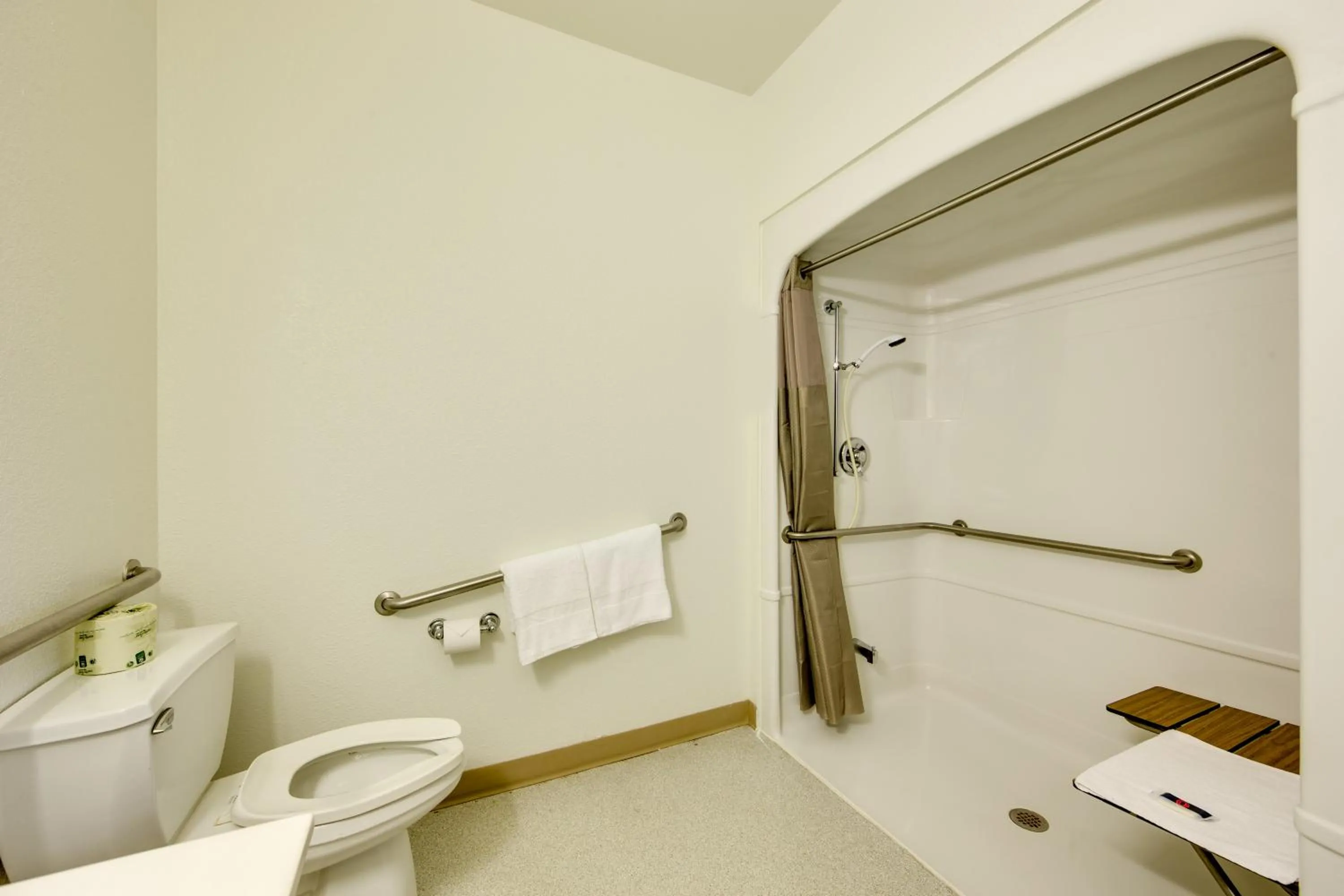 Bathroom in Motel 6-Brampton, ON - Toronto