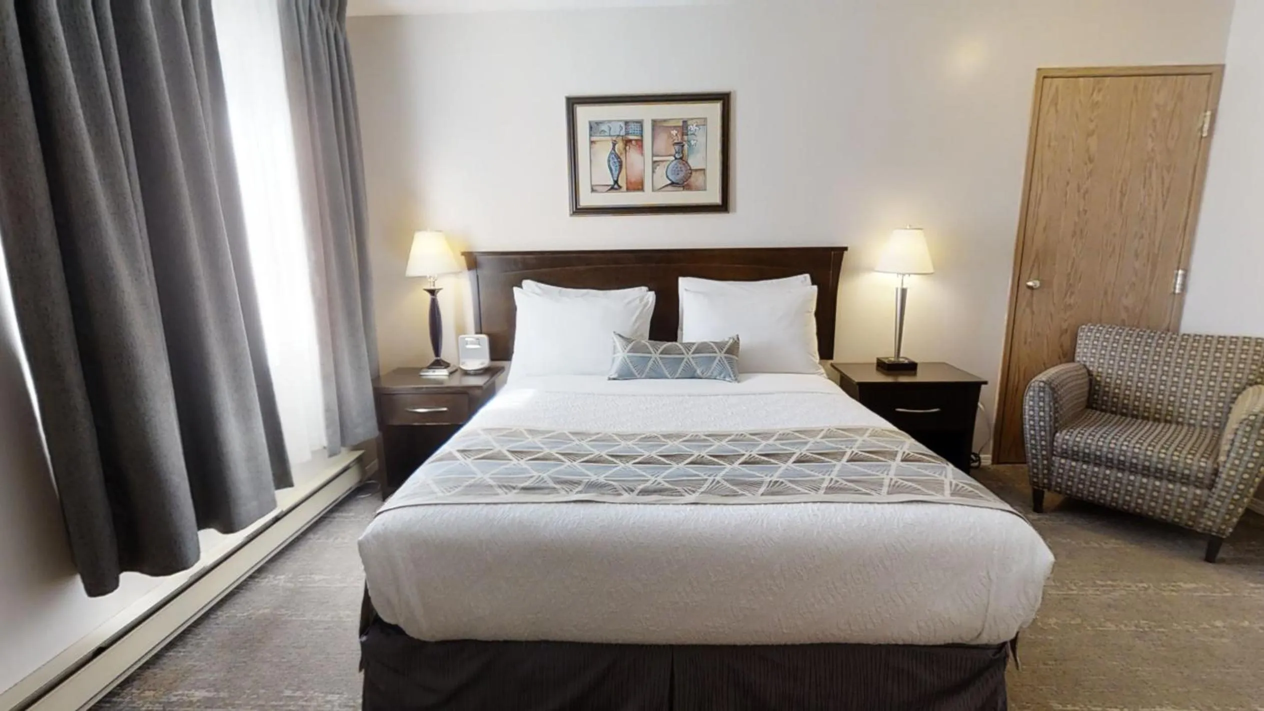 Bed in Dilworth Inn Kelowna