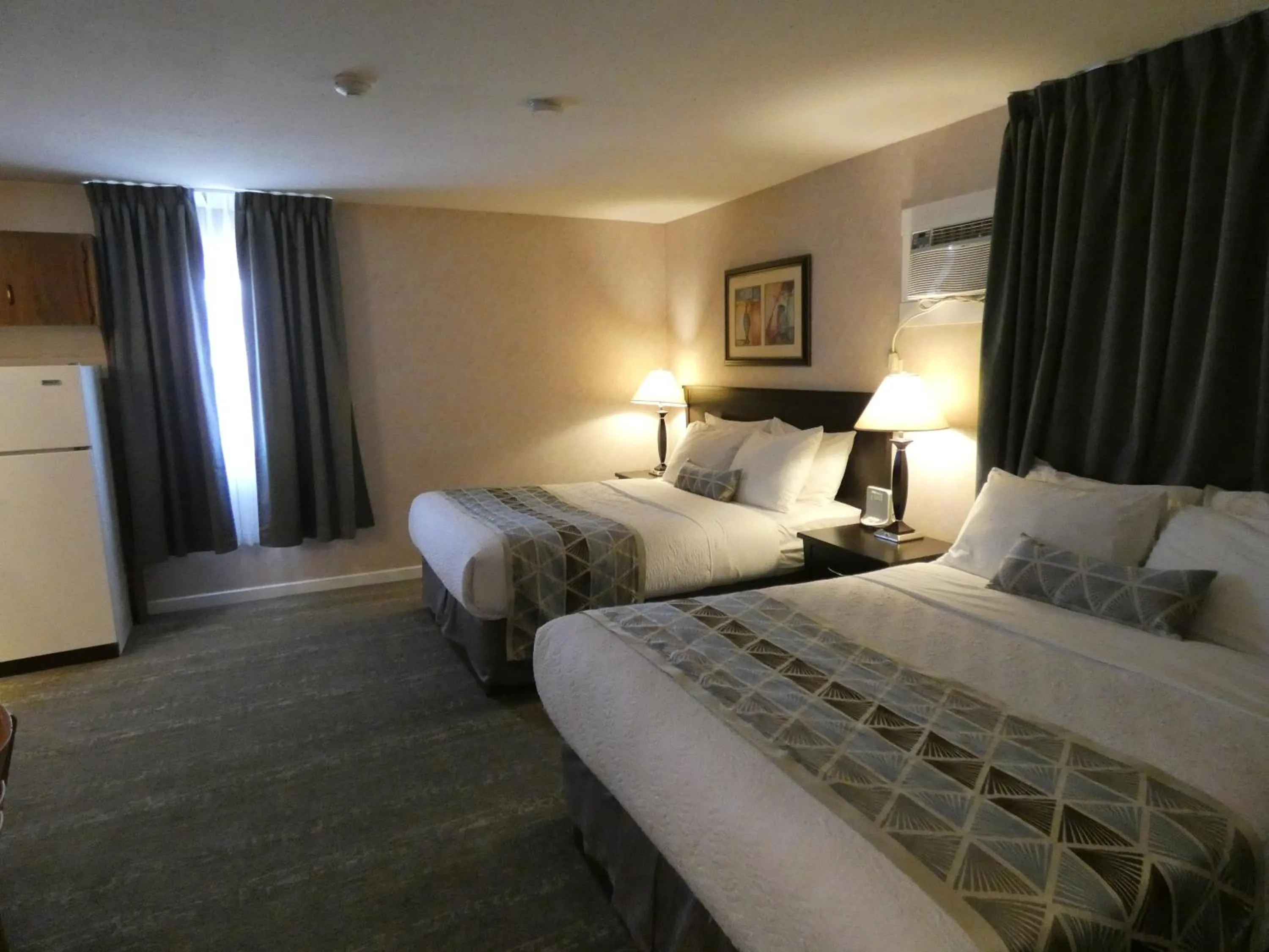 Bed in Dilworth Inn Kelowna