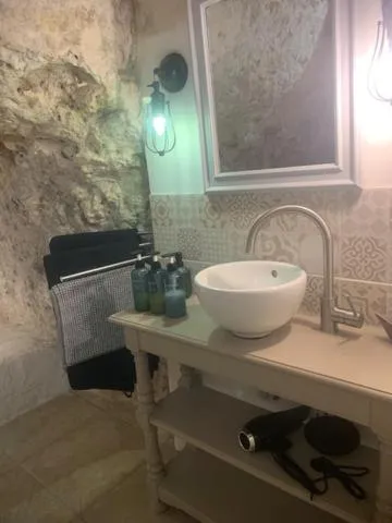 Les Troglos de la Tufolière