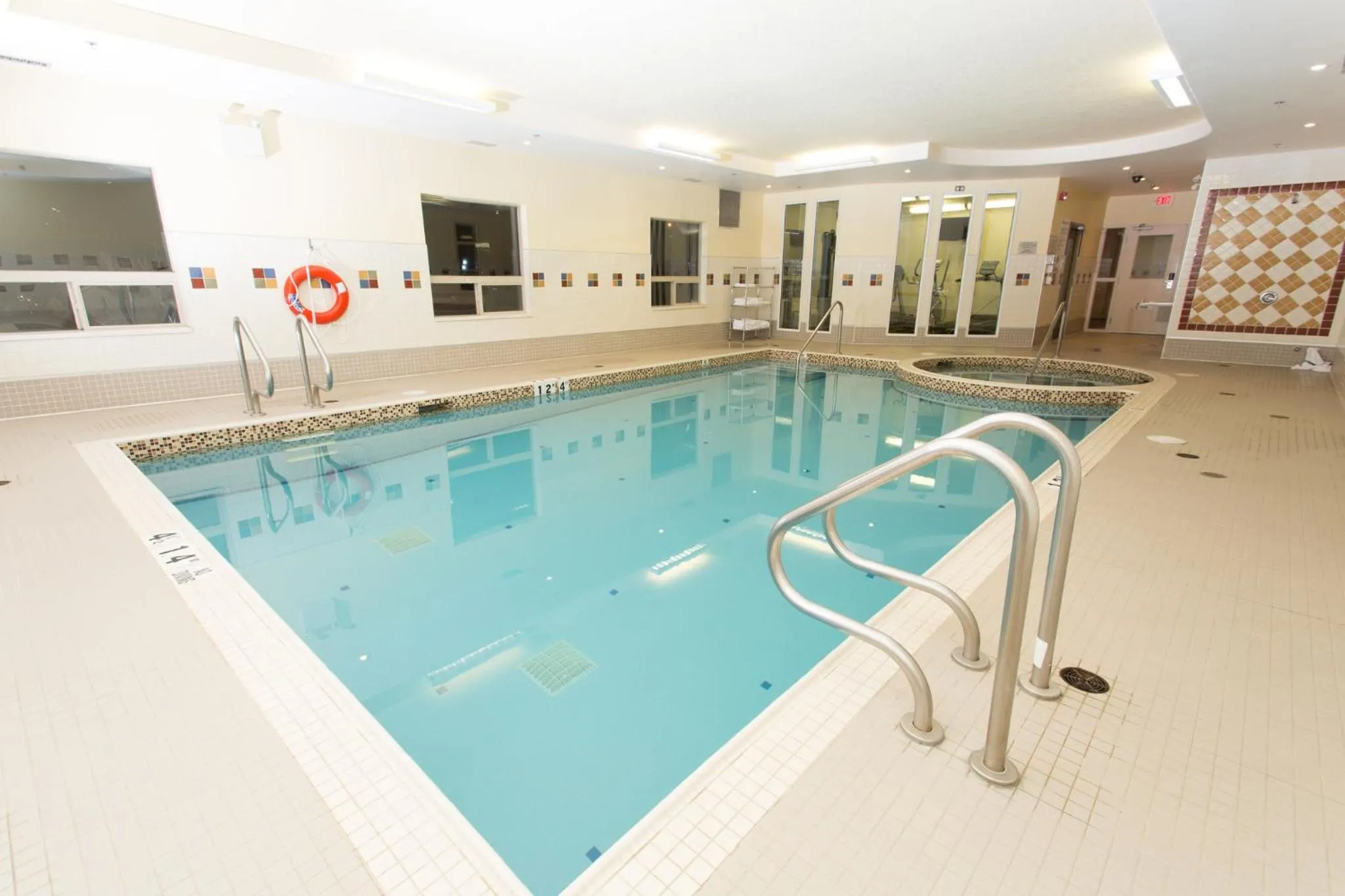 Swimming pool in Holiday Inn & Suites Lloydminster by IHG