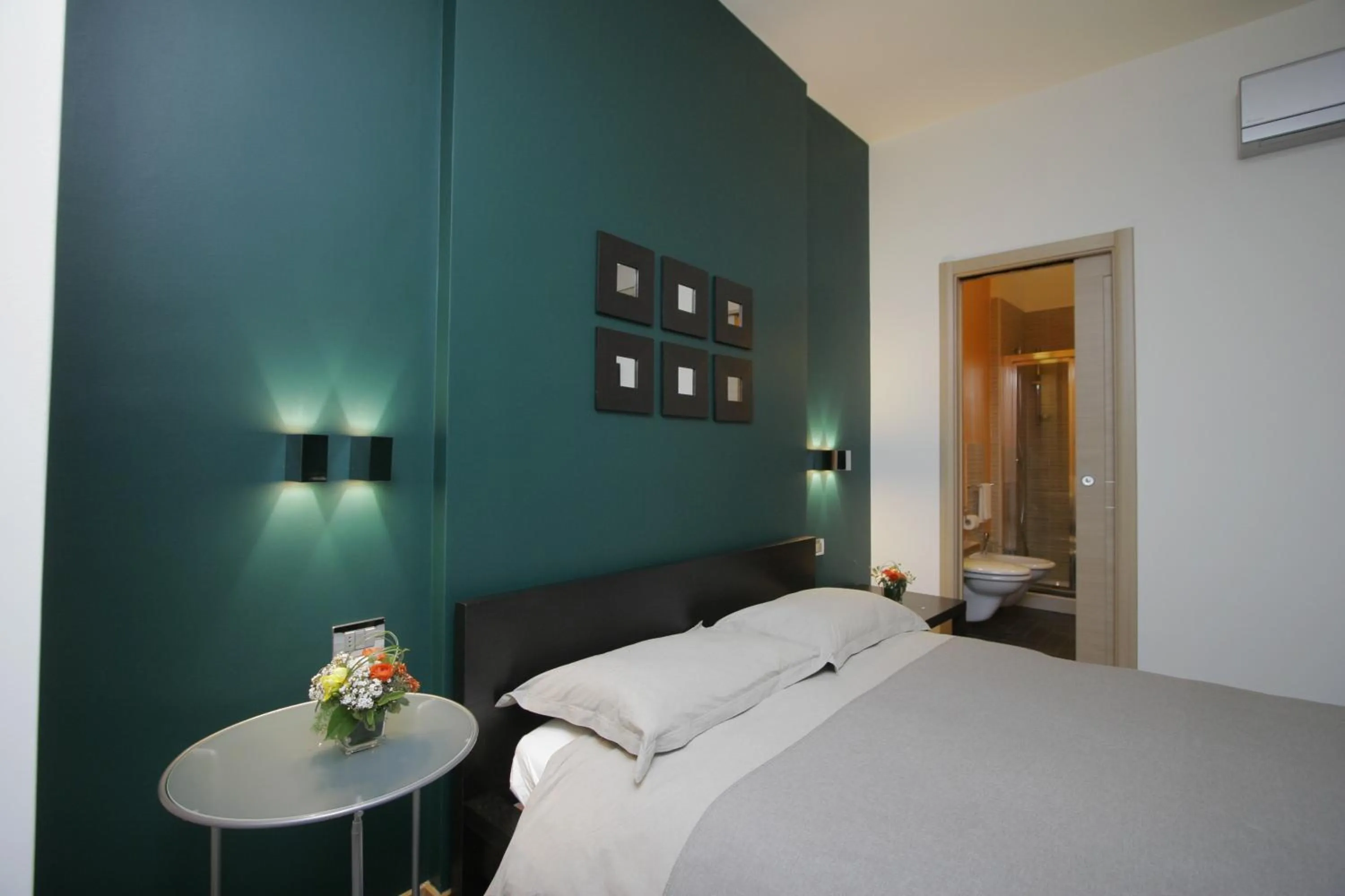 Photo of the whole room, Bed in Arté Andria