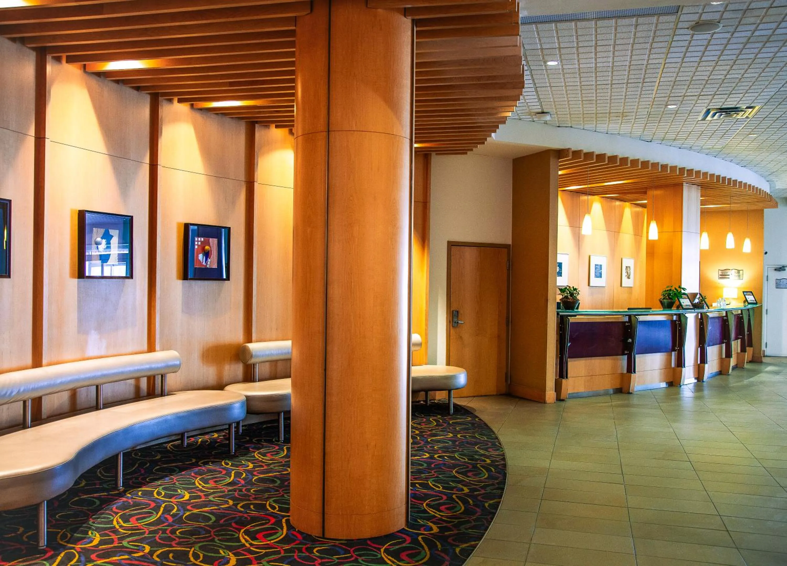 Lobby or reception in iHOTEL & Conference Centre Red Deer