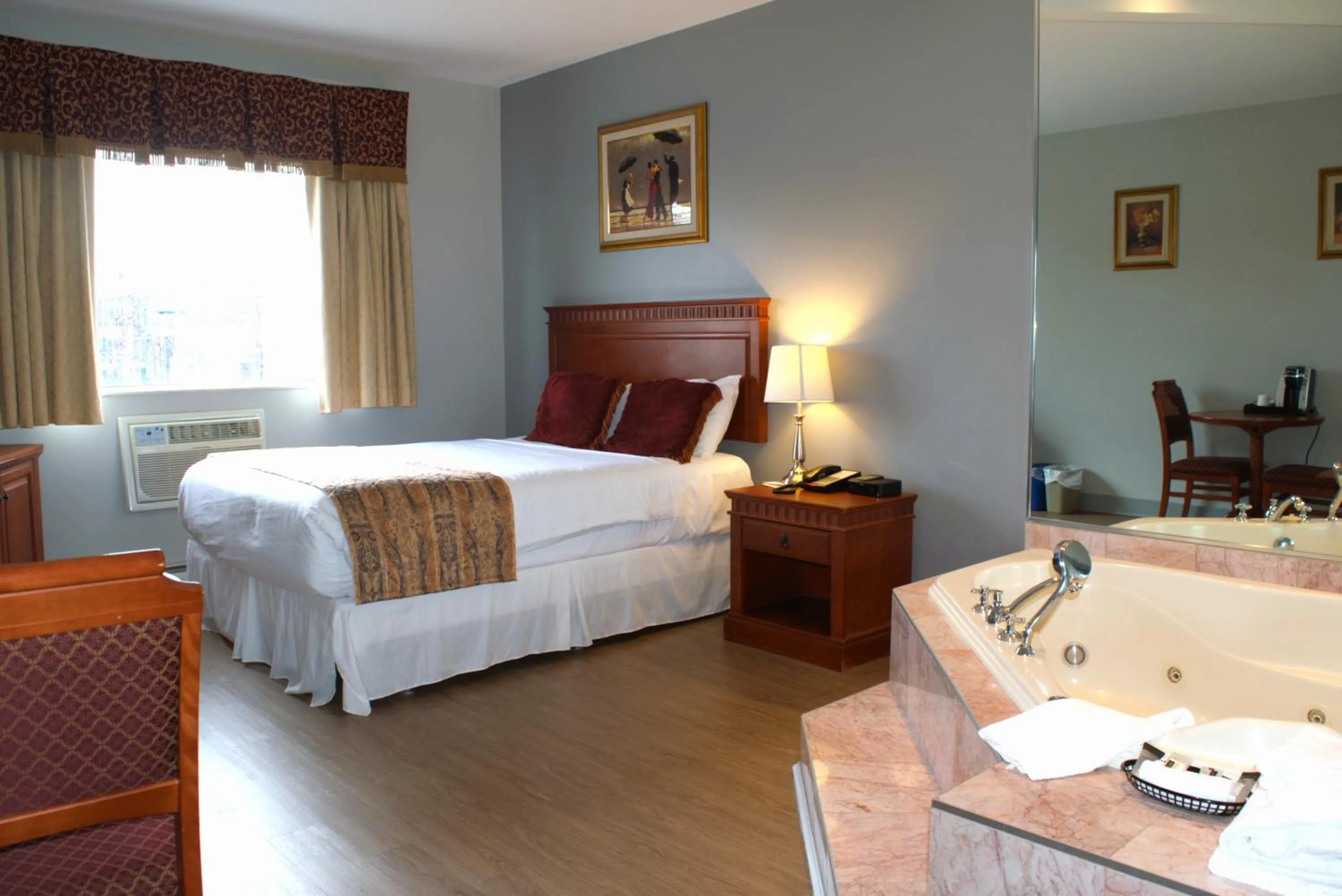 Bedroom, Bed in Auberge Royal Versailles