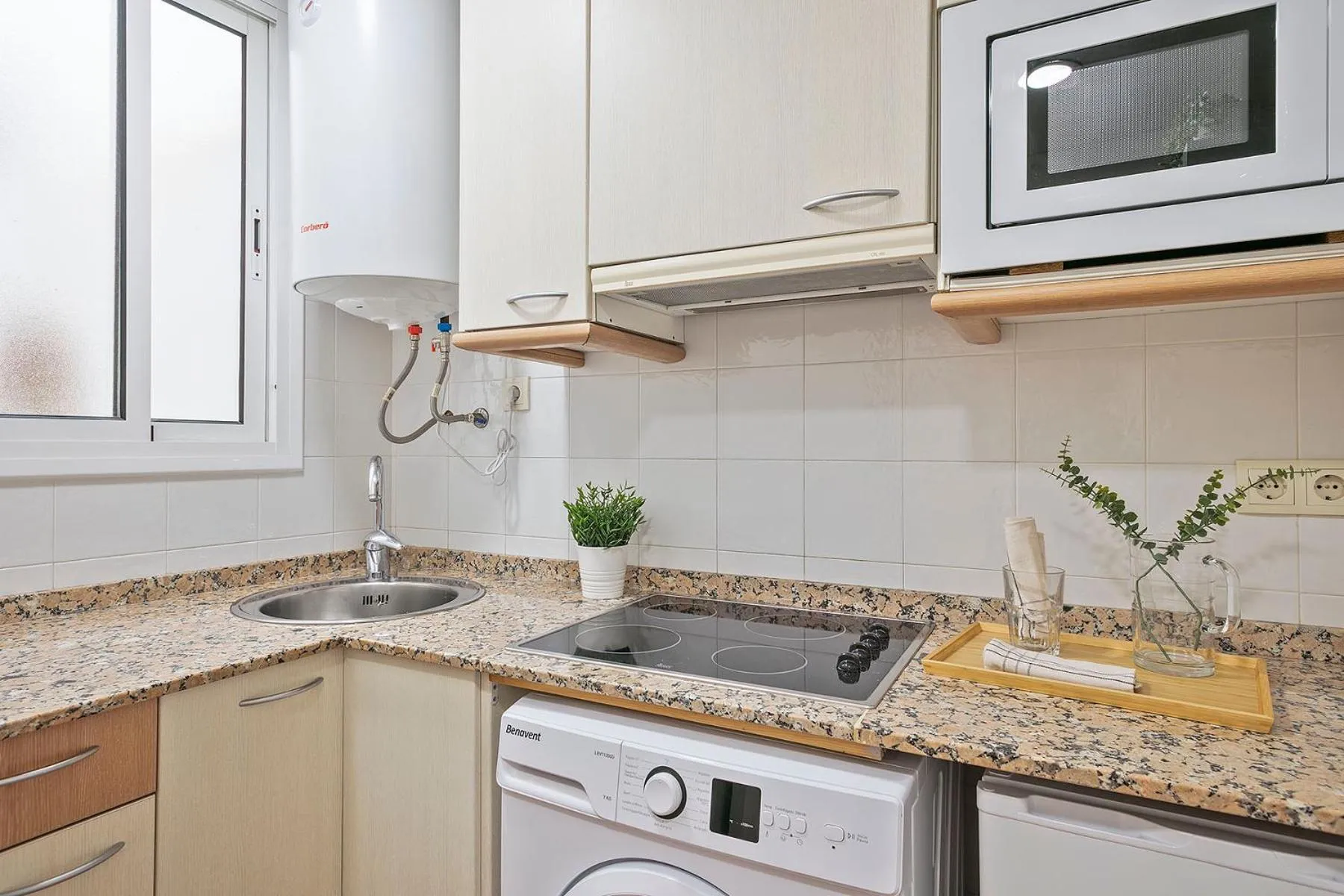 Kitchen or kitchenette in Citytrip Palau de la Música