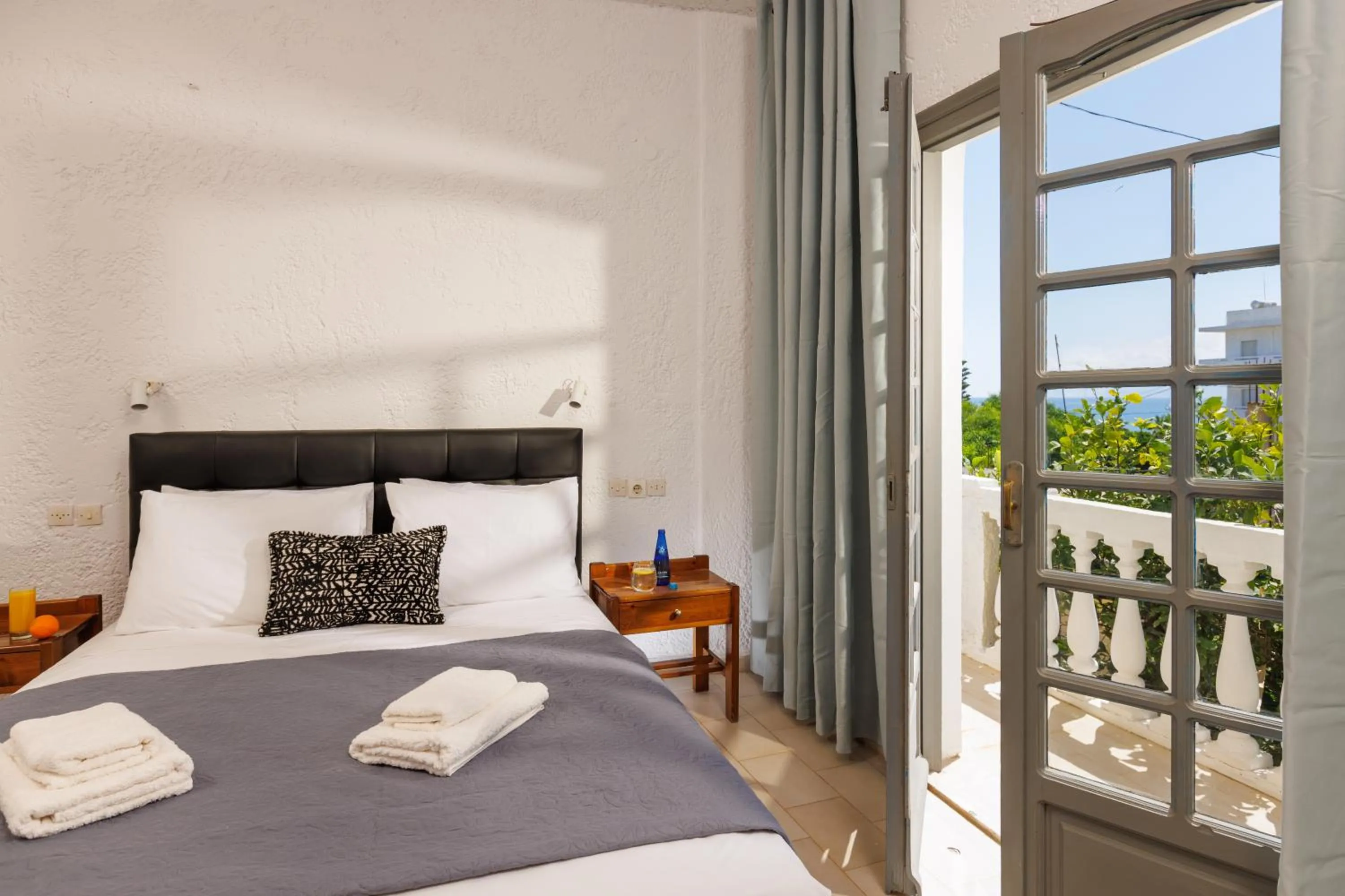 Bedroom, Bed in Kings Hersonissos Hotel