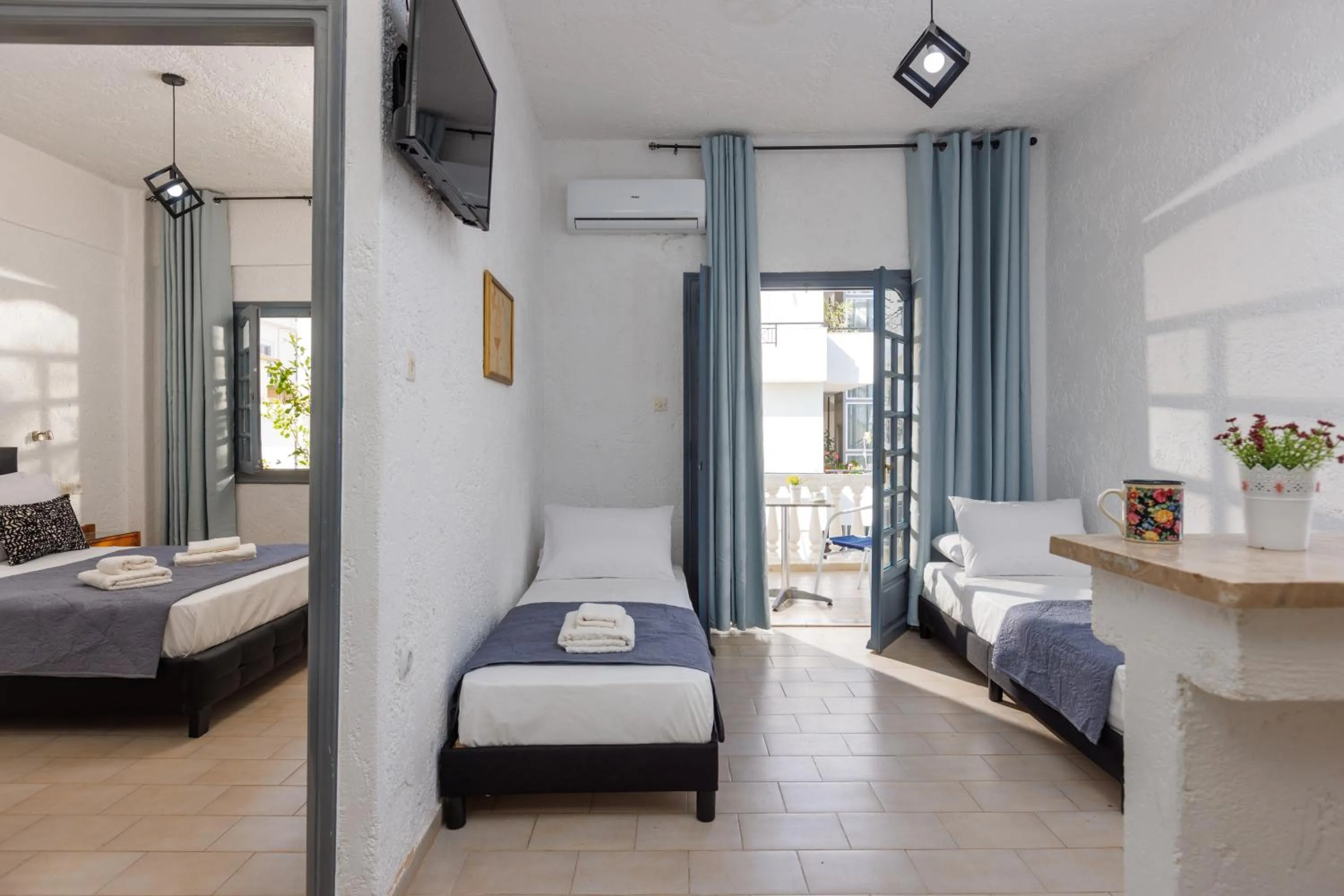 Photo of the whole room, Bed in Kings Hersonissos Hotel