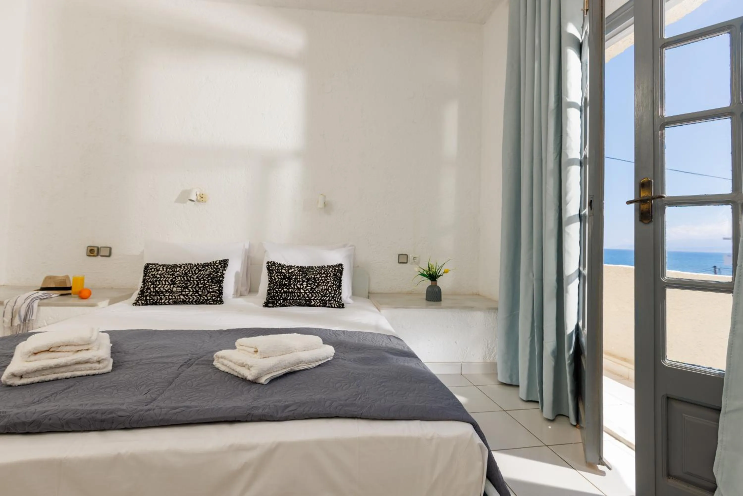 Bedroom, Bed in Kings Hersonissos Hotel