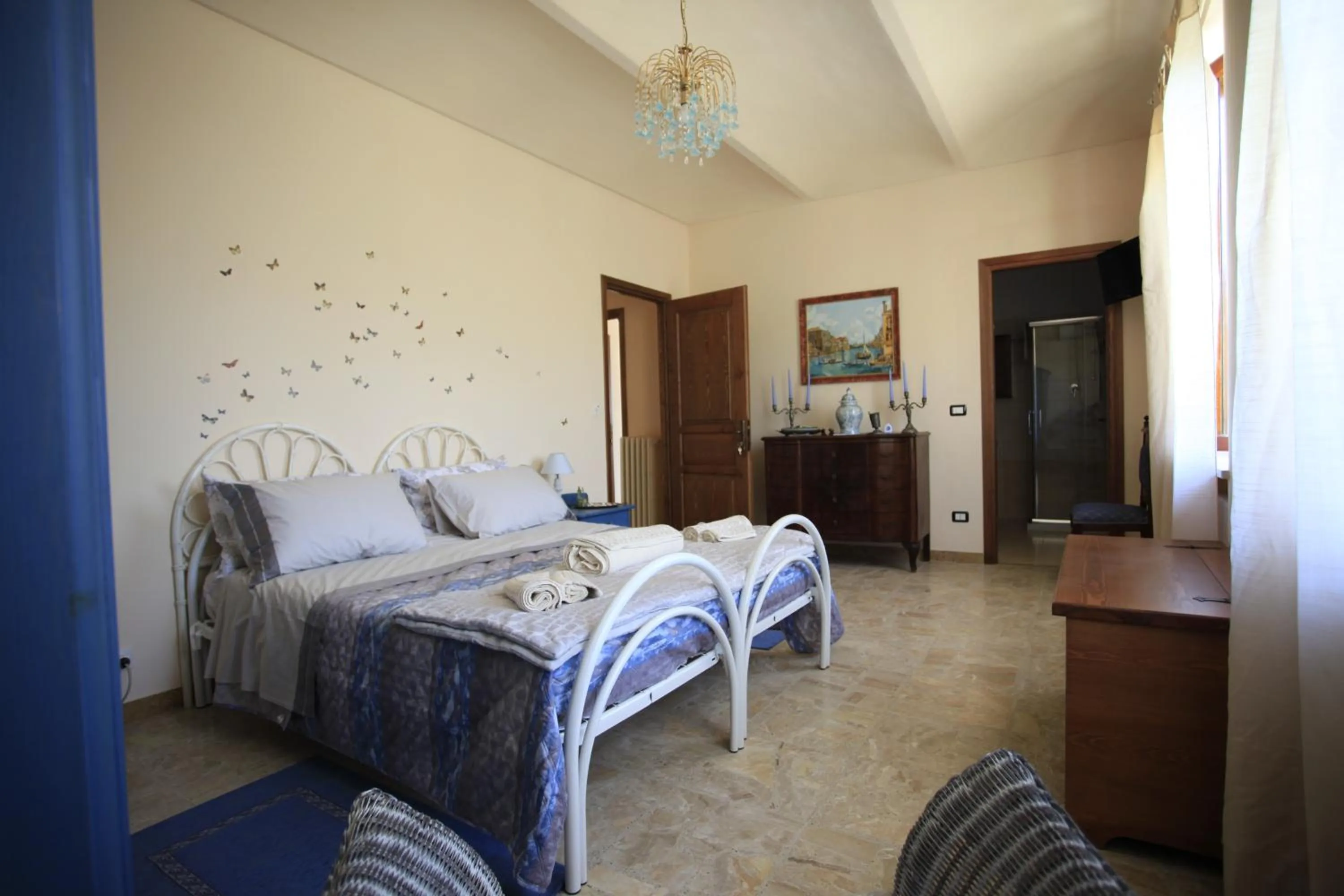 Photo of the whole room, Bed in Al Canei B&B