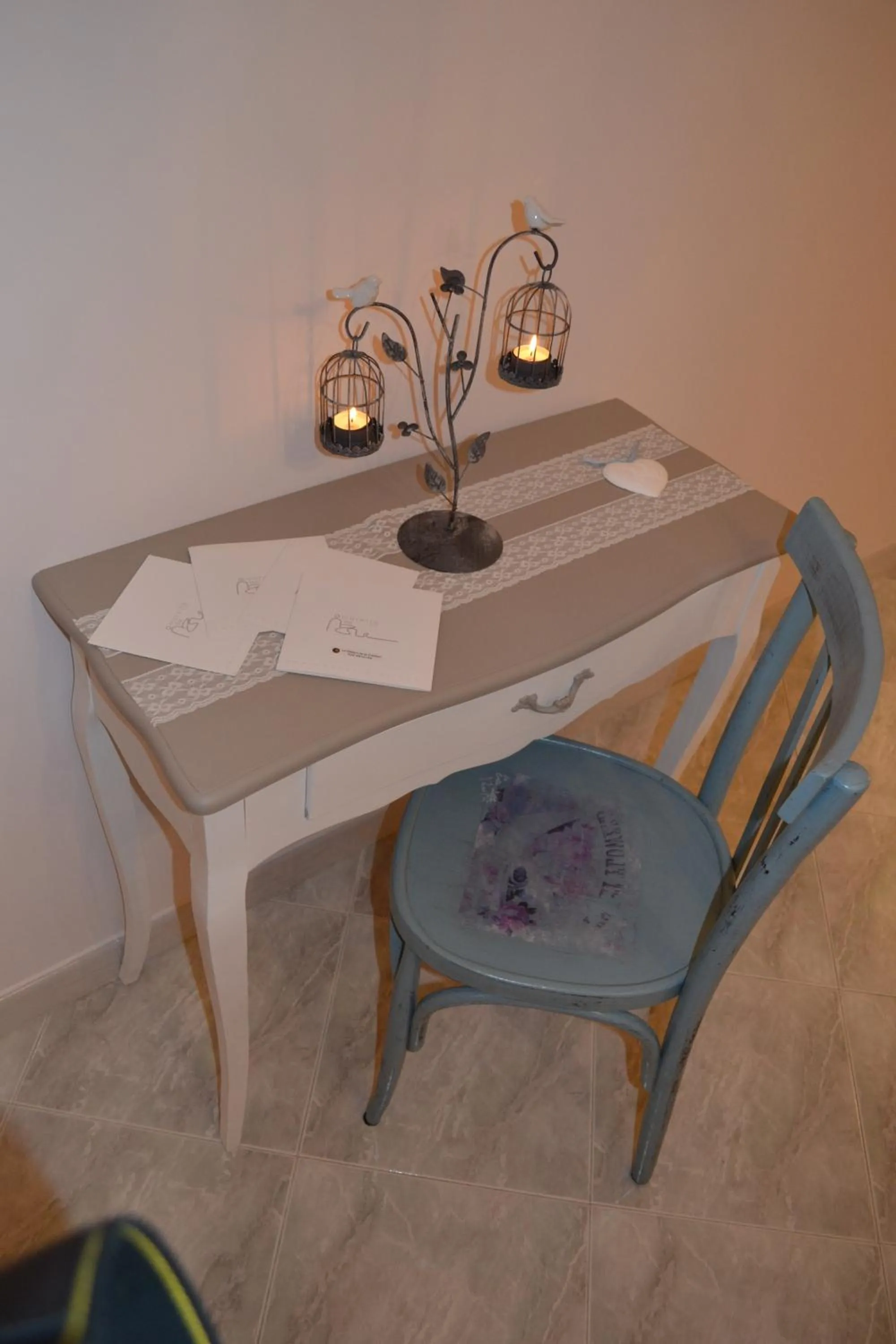 Decorative detail in La Corte delle Vanità