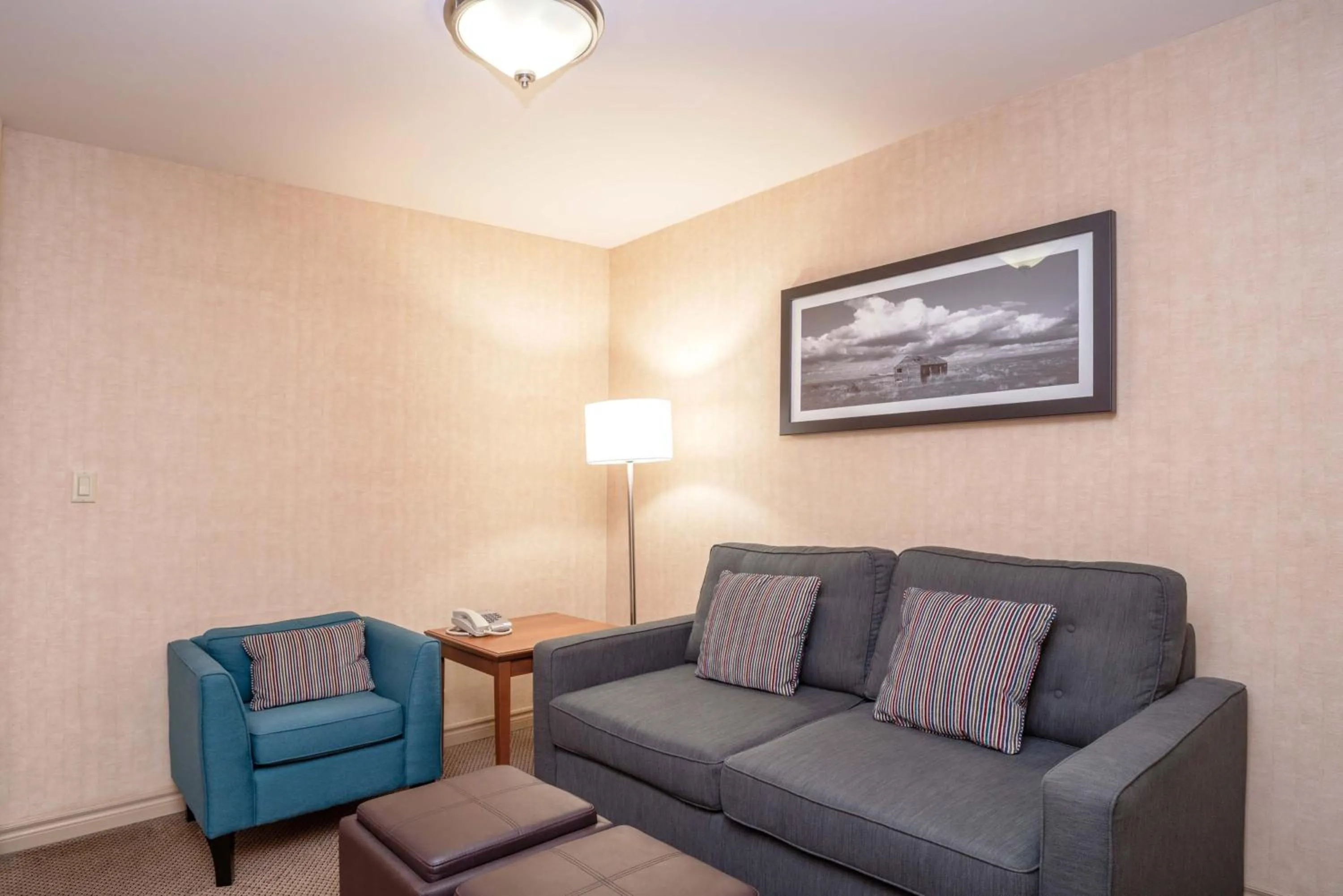 Photo of the whole room in Sandman Hotel & Suites Regina