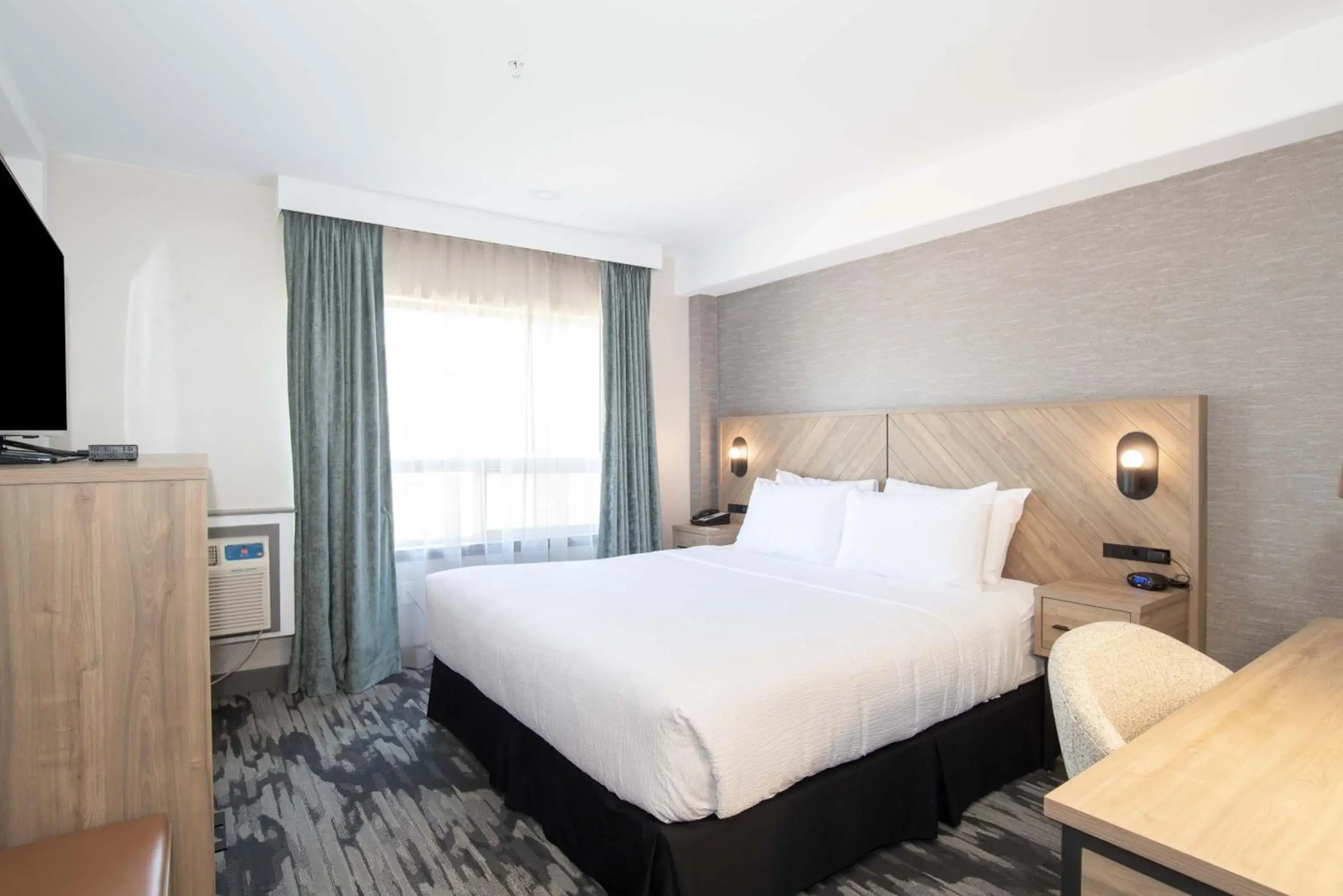 Standard Room, 1 King Bed in Sandman Hotel & Suites Regina Standard Room, 1 King Bed in Sandman Hotel & Suites Regina