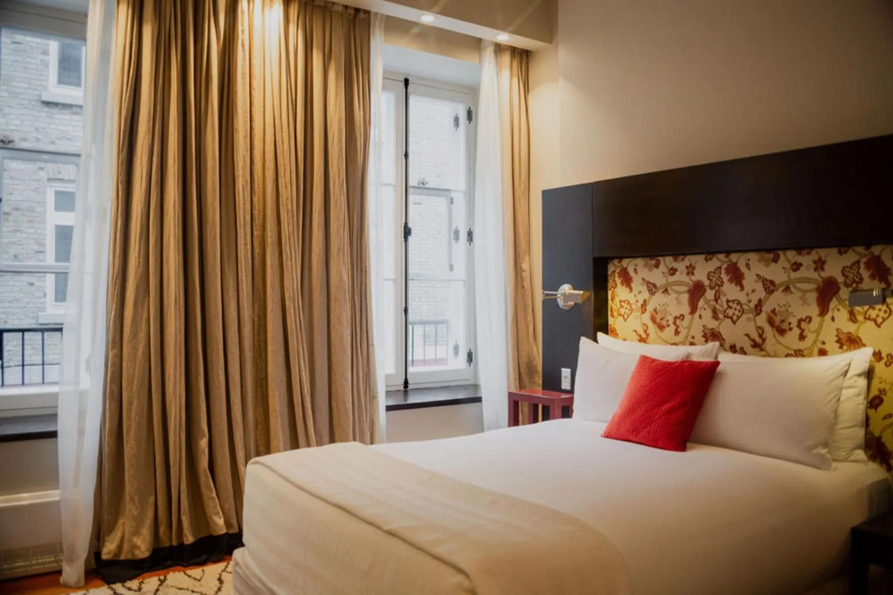 Bedroom, Bed in Auberge Saint-Antoine