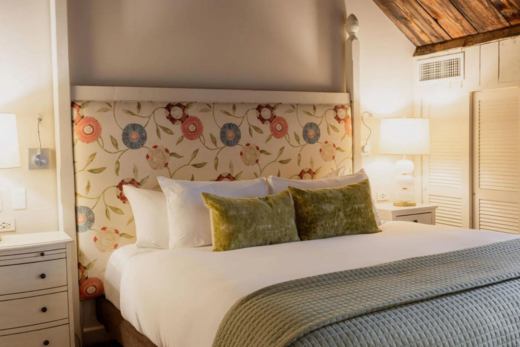 Bedroom, Bed in Auberge Saint-Antoine