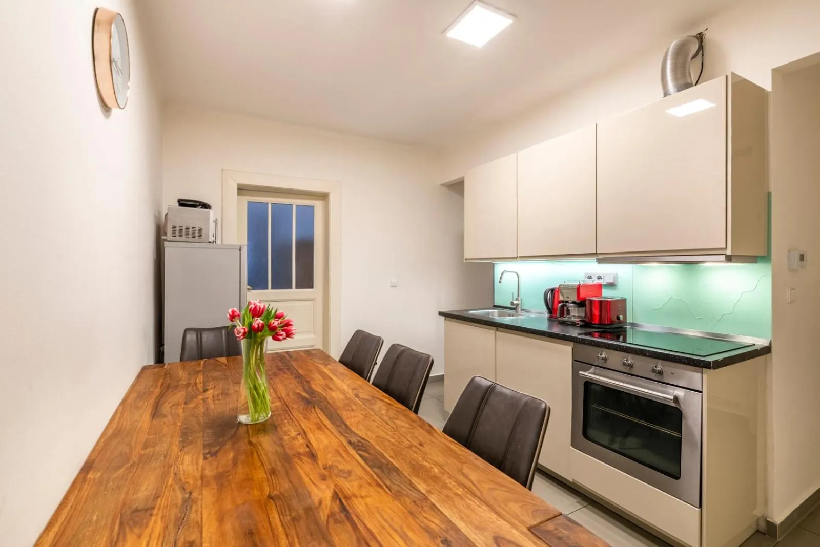 Kitchen or kitchenette in Old Town Square Apartments