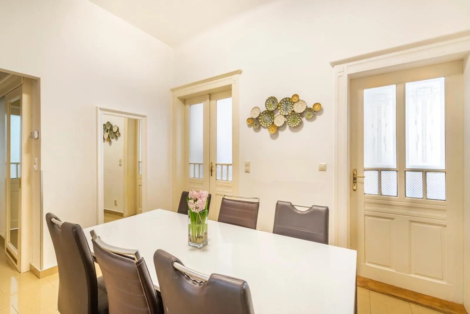 Dining area in Old Town Square Apartments