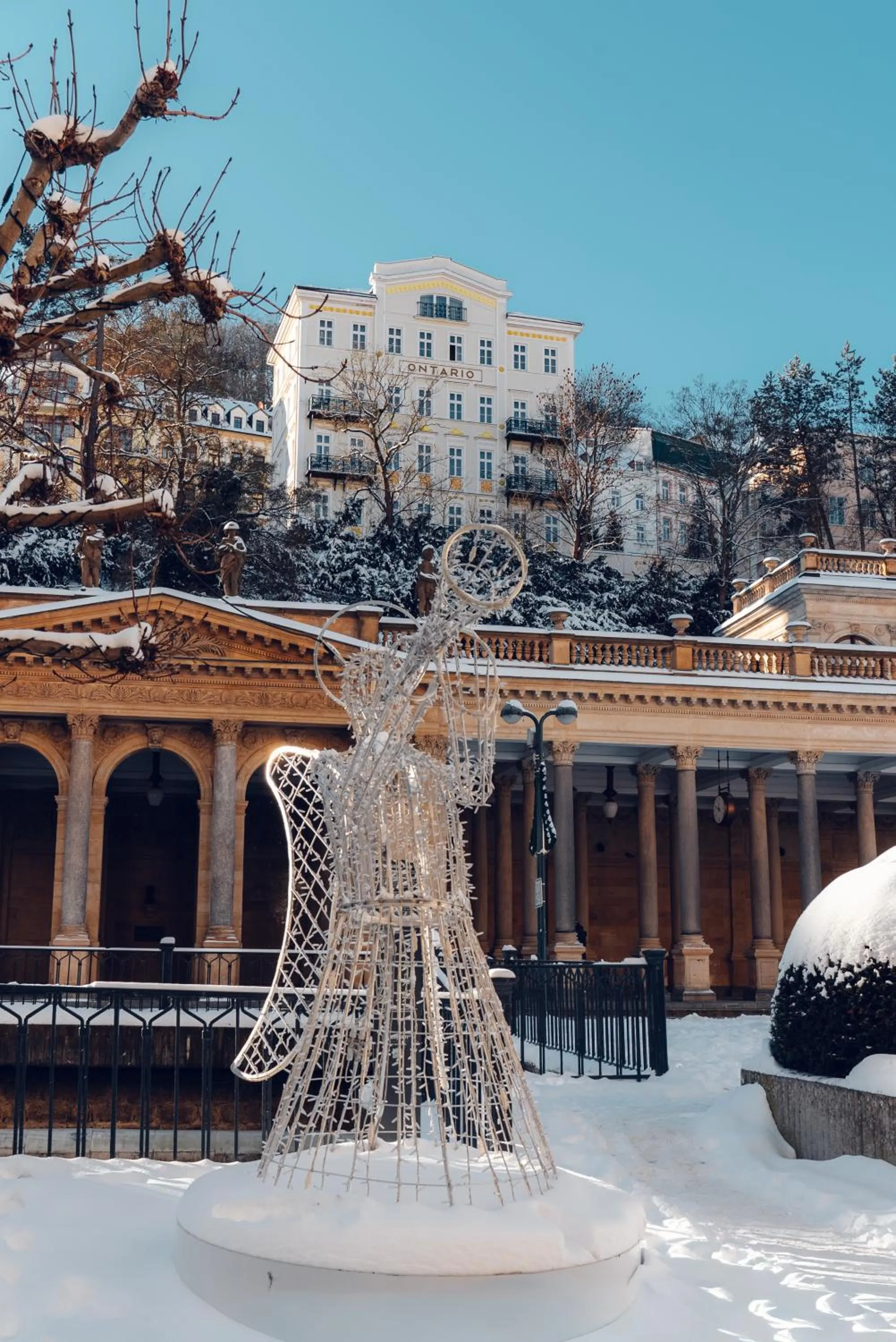 Property building in Hotel Ontario