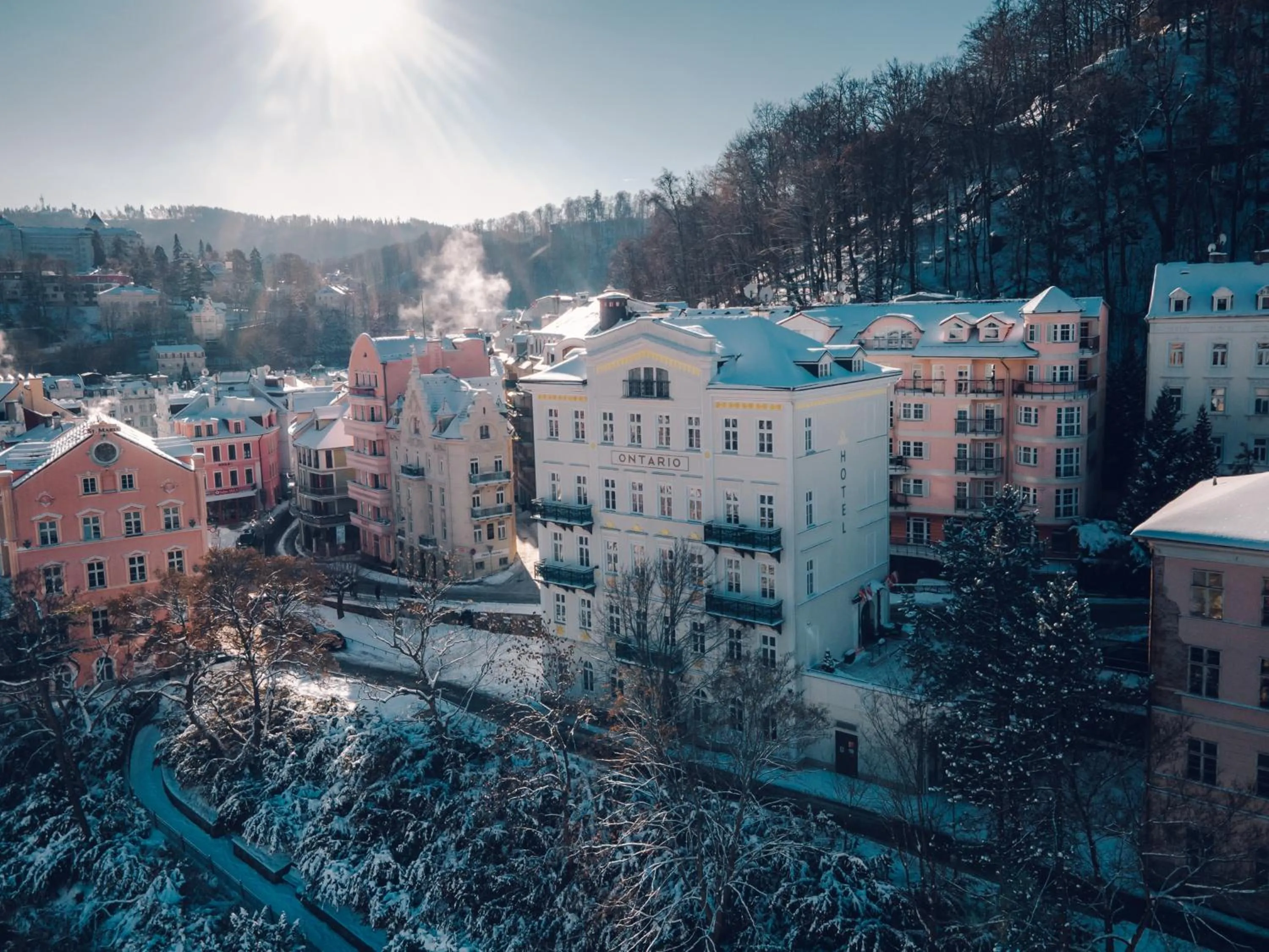 Property building in Hotel Ontario