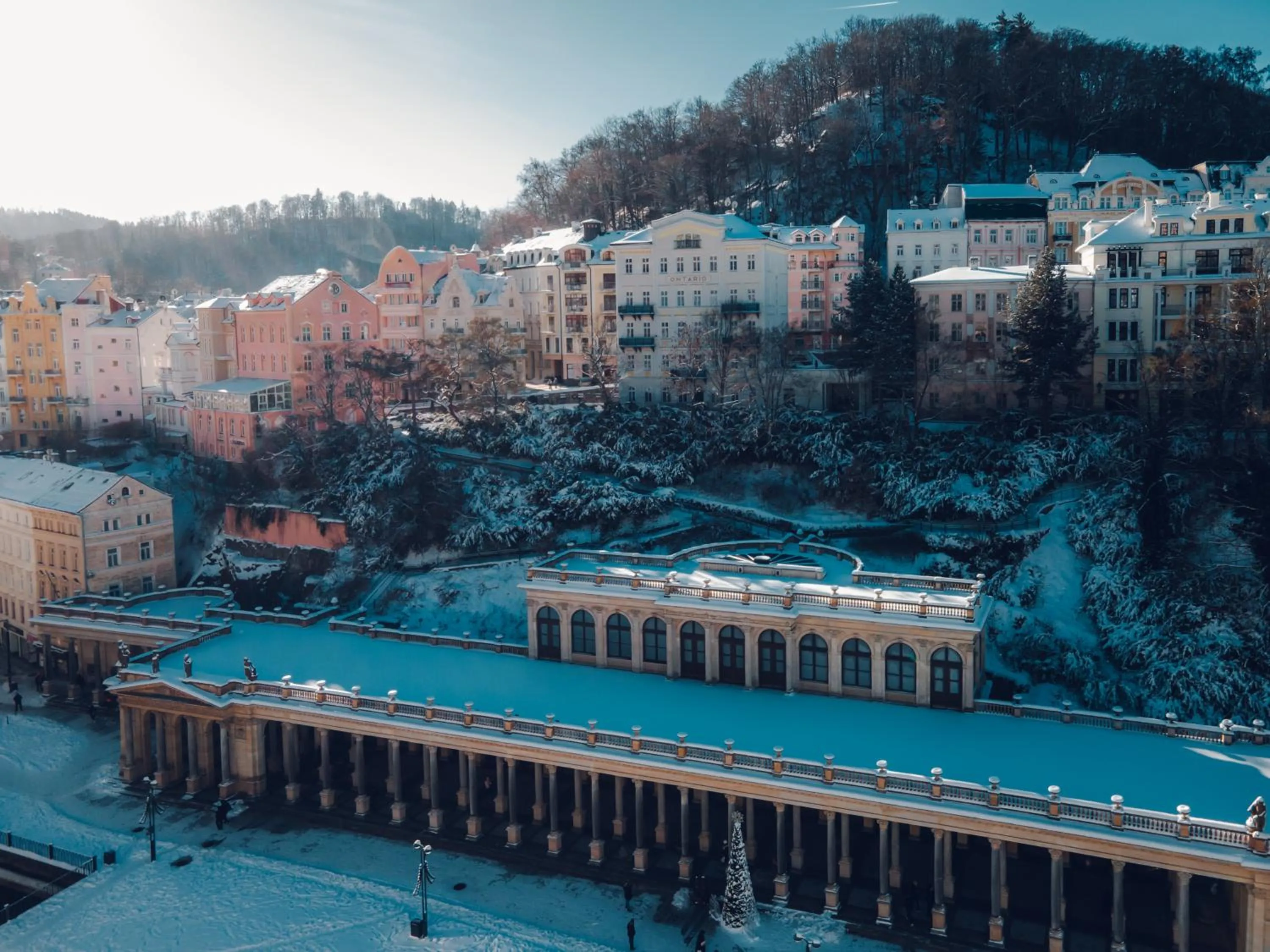 Property building in Hotel Ontario