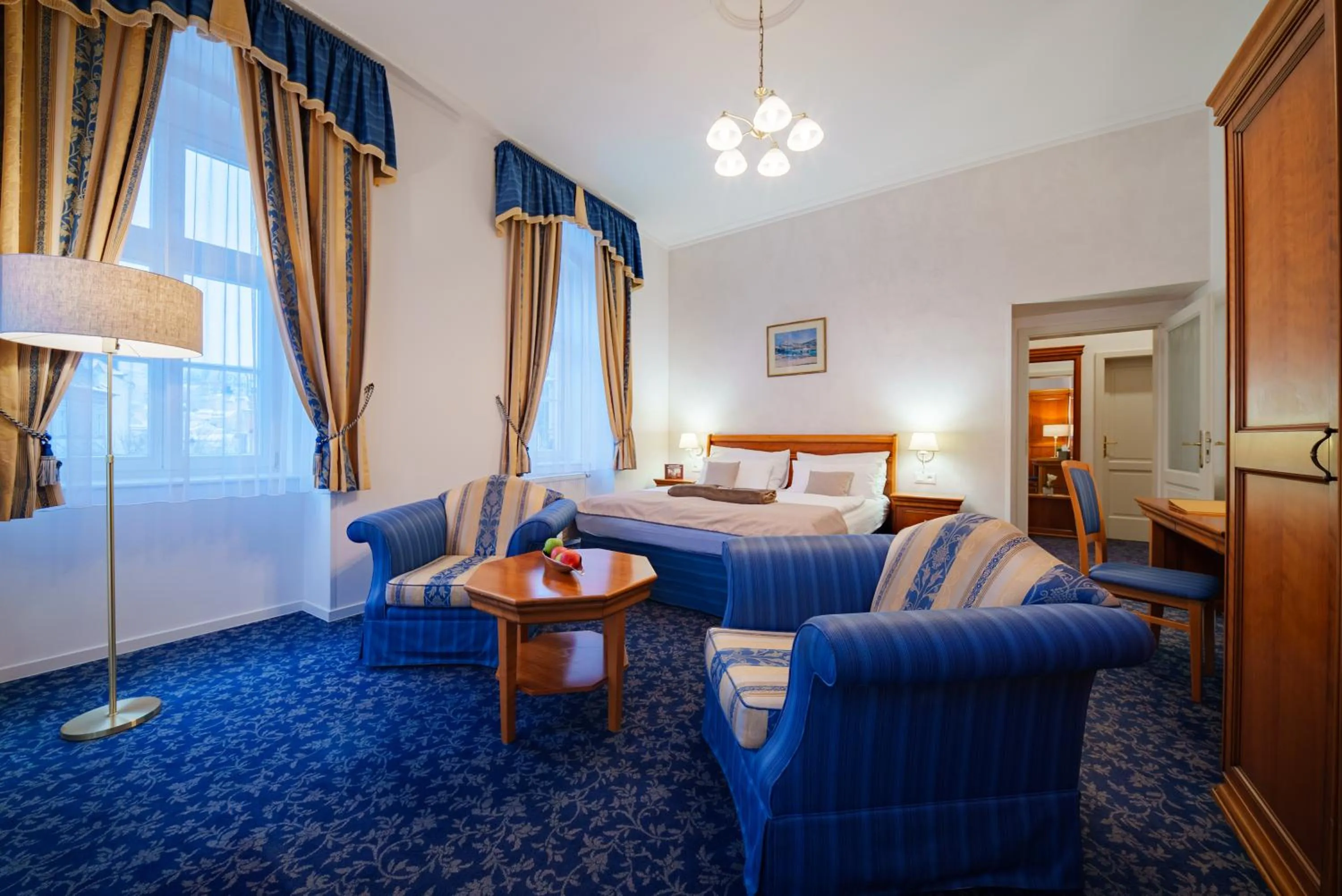 Bed in Hotel Ontario