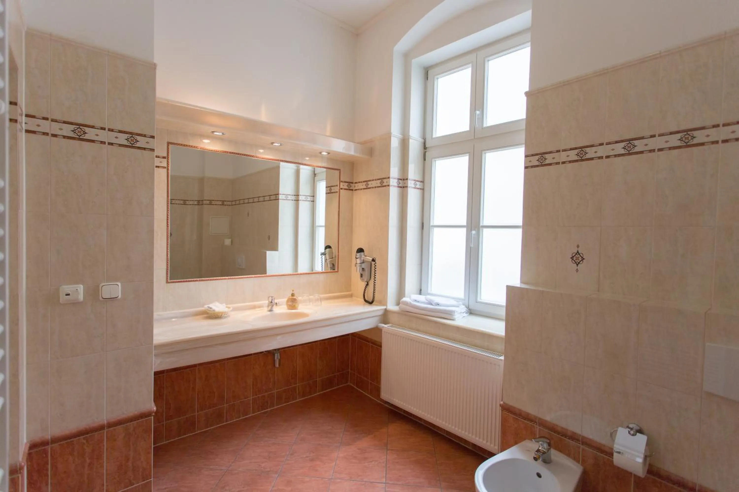 Toilet in Hotel Ontario