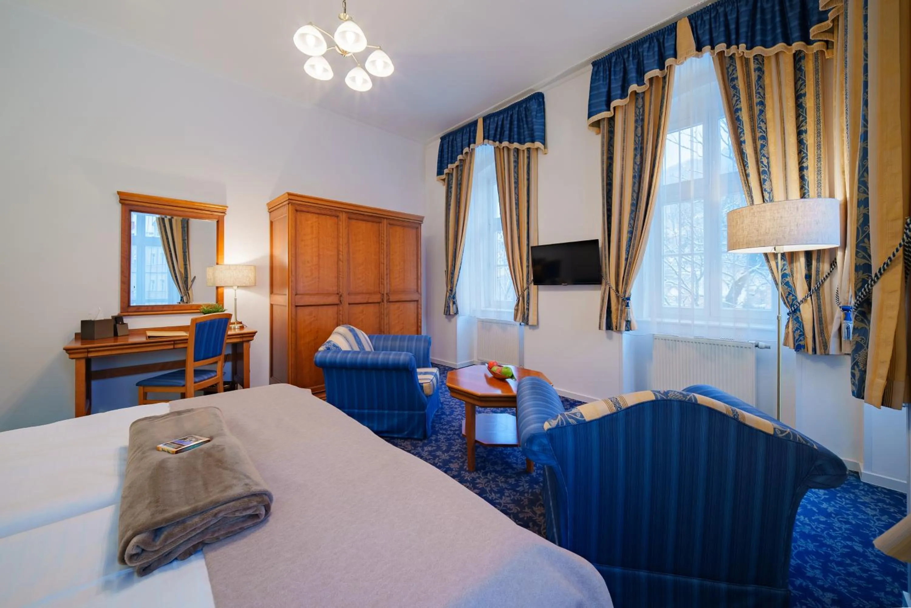 Bed in Hotel Ontario