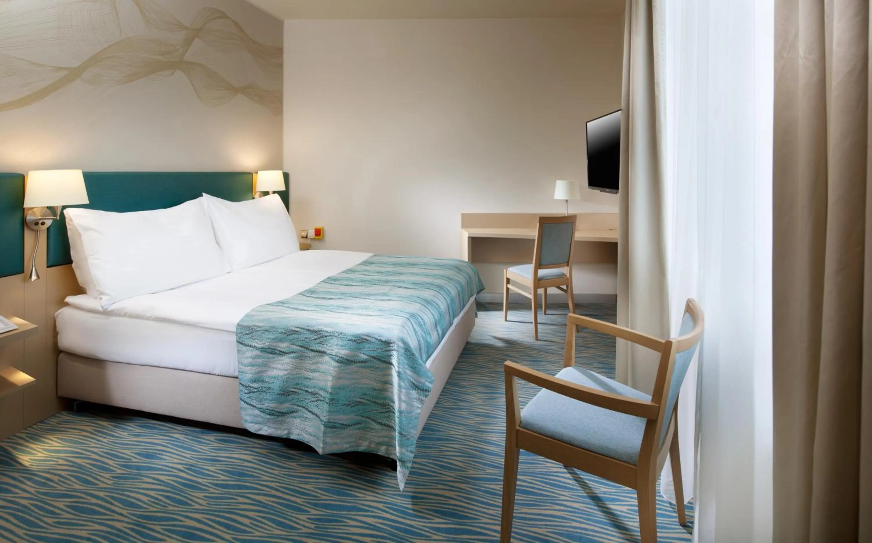 Photo of the whole room, Bed in Holiday Inn Prague by IHG