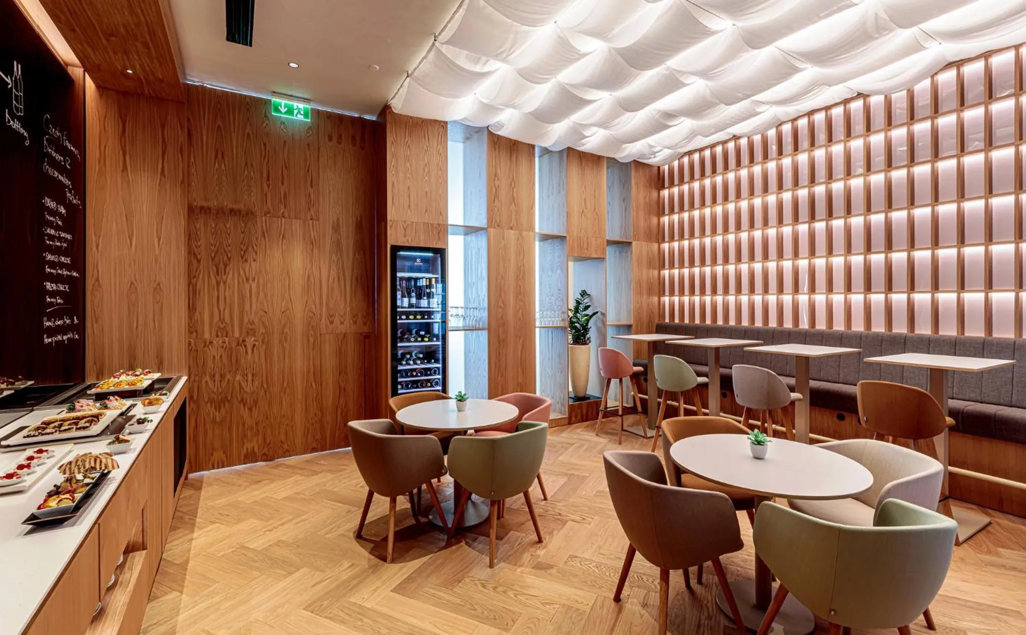 Lounge or bar in Holiday Inn Prague by IHG