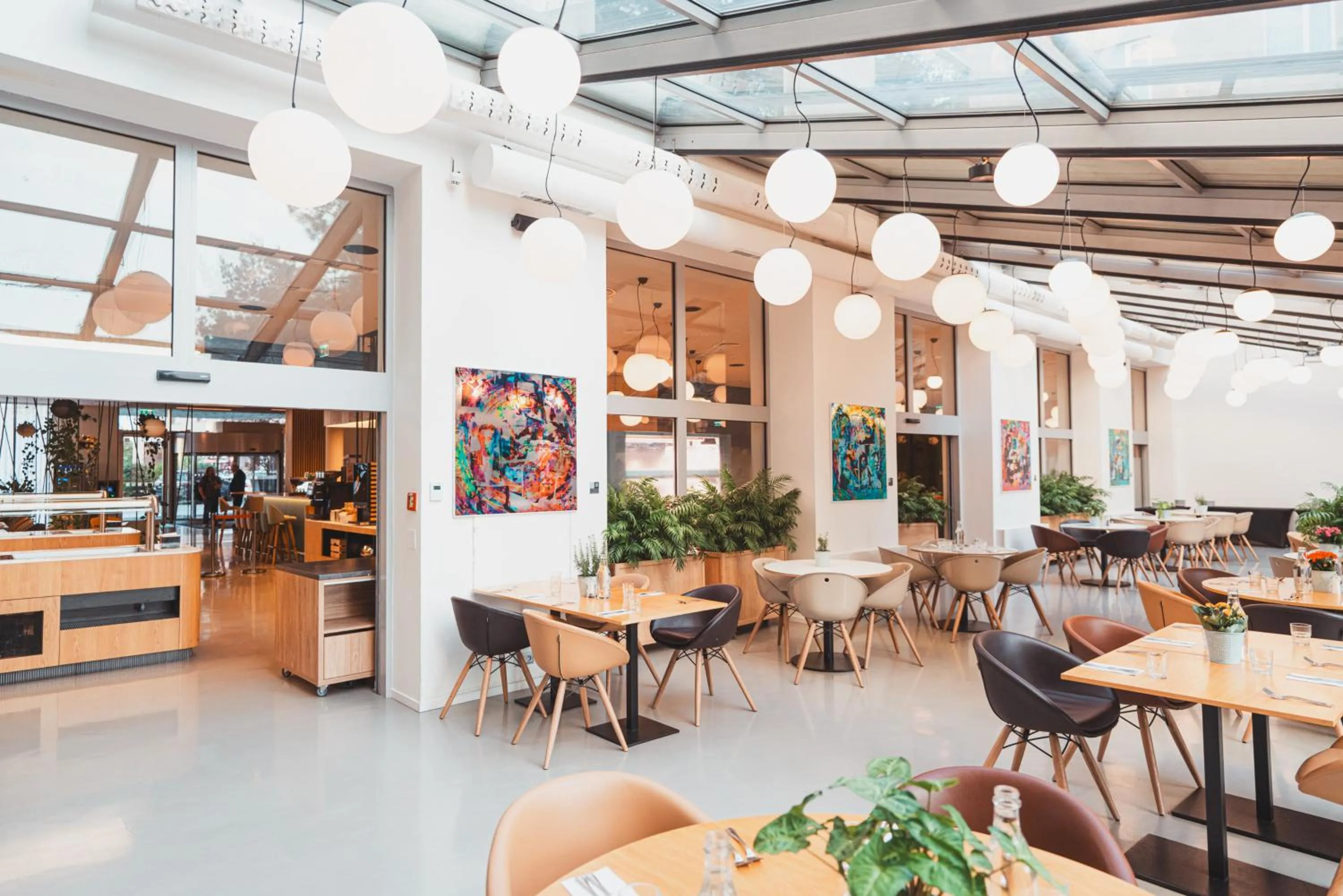 Restaurant/places to eat in Holiday Inn Prague by IHG