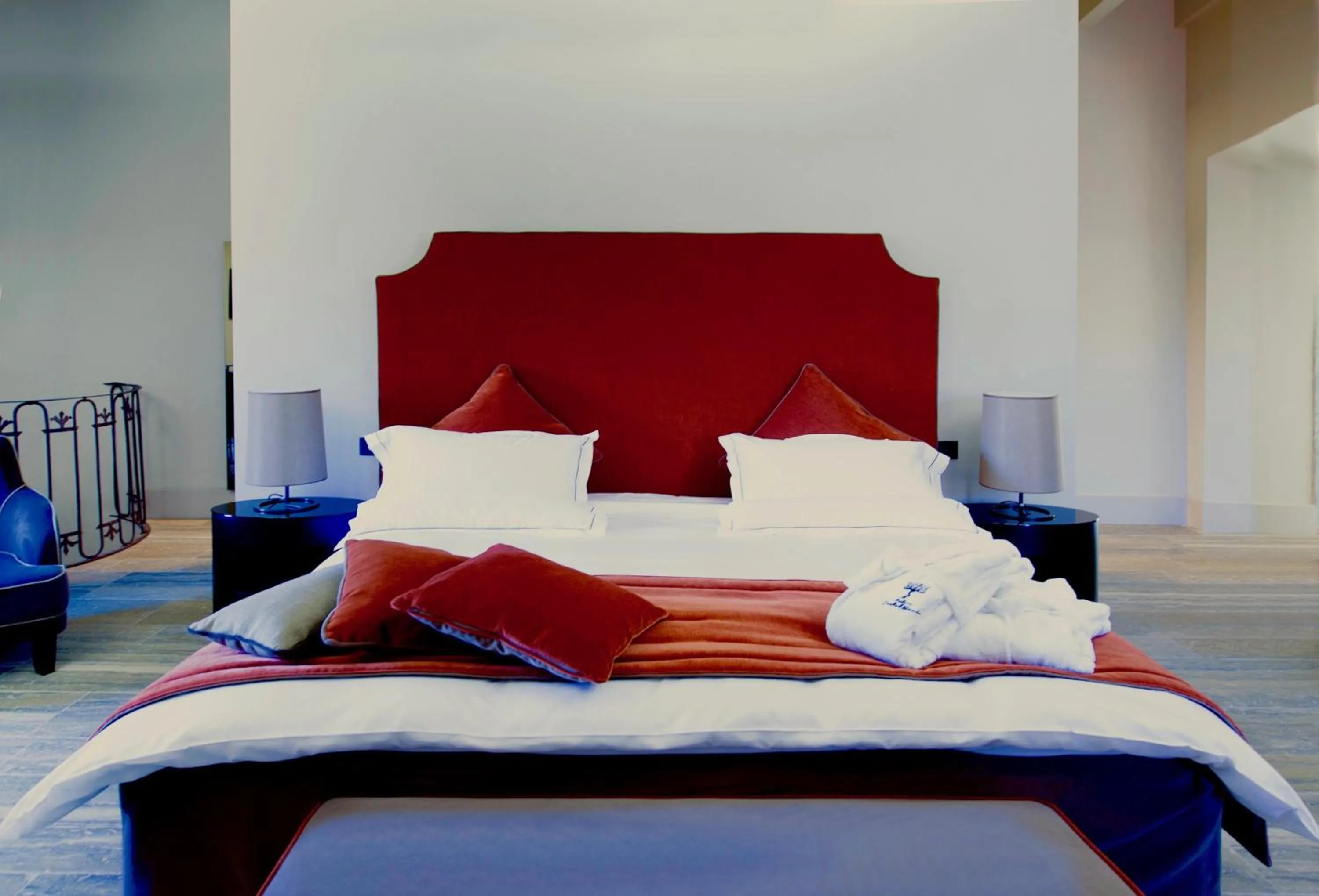 Bed in Podere Castel Merlo Resort