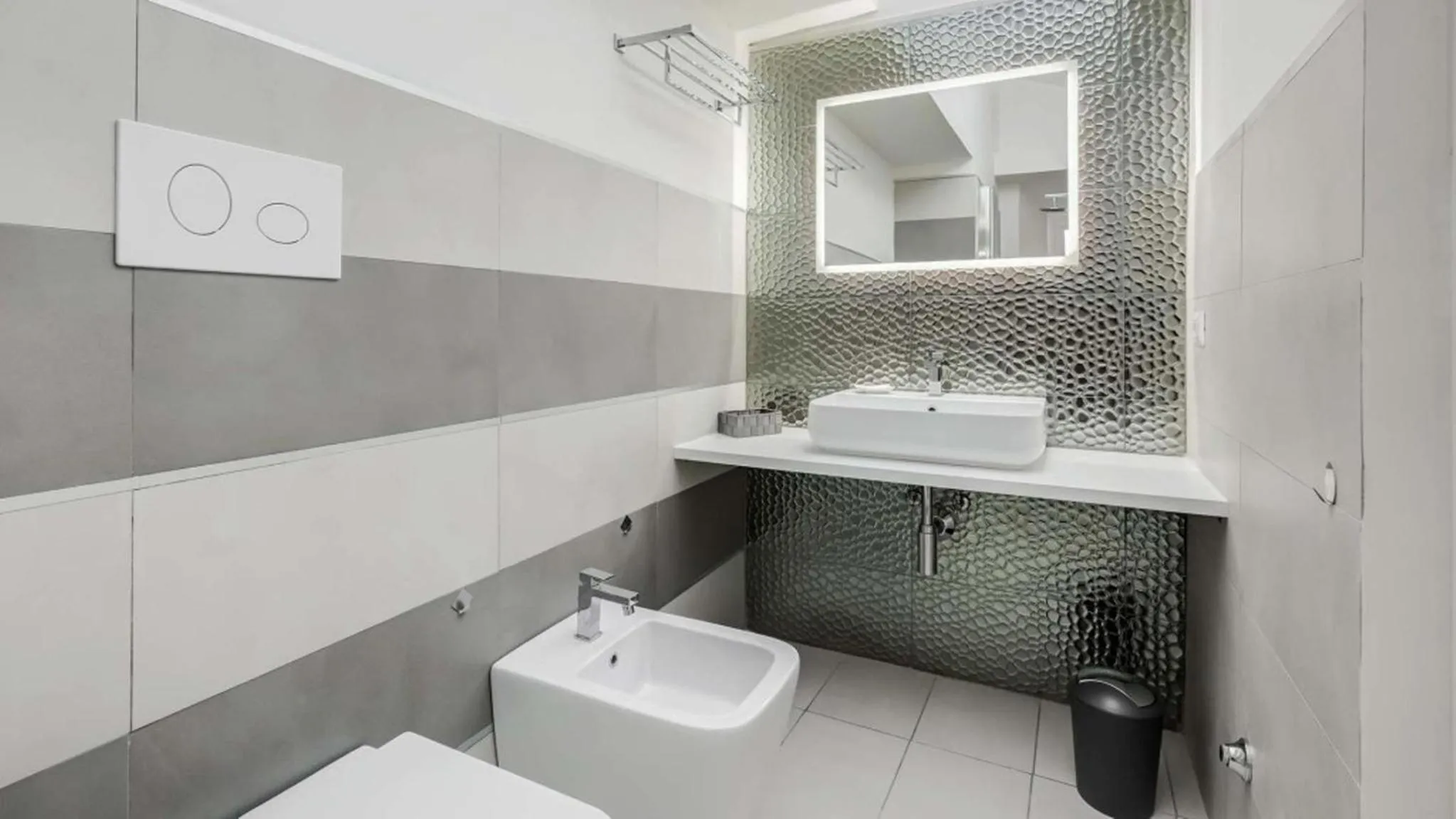 Shower in Scipioni Best Rooms