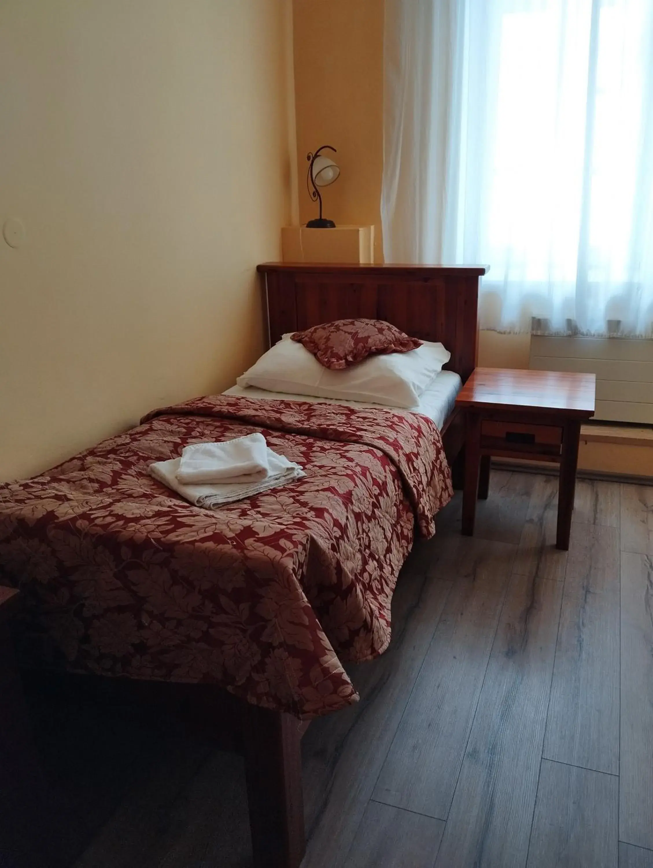 Small Single Room - single occupancy in Enjoy Inn Small Single Room - single occupancy in Enjoy Inn
